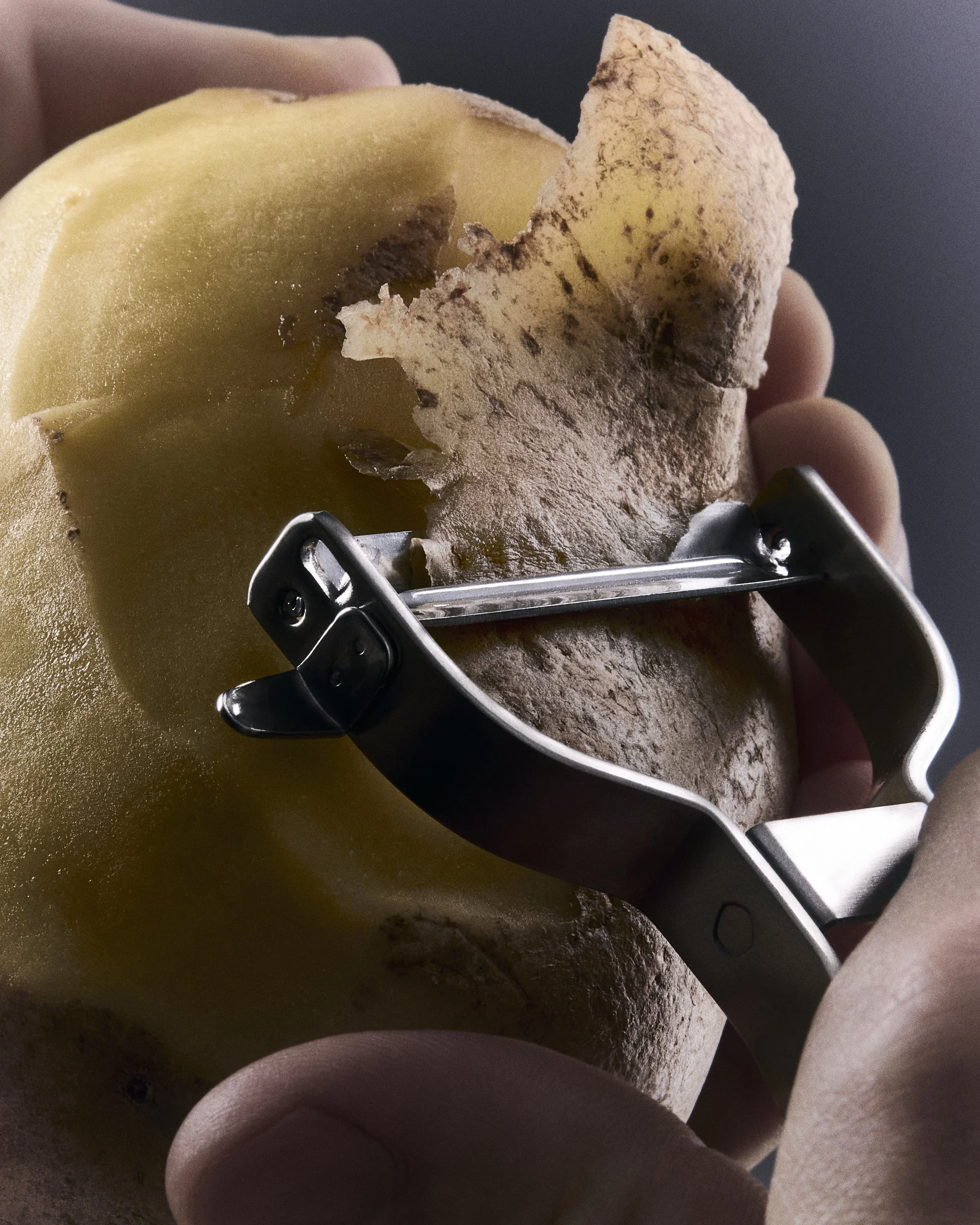 0164_Peeling_Potatoes_Shot_01_B.jpg