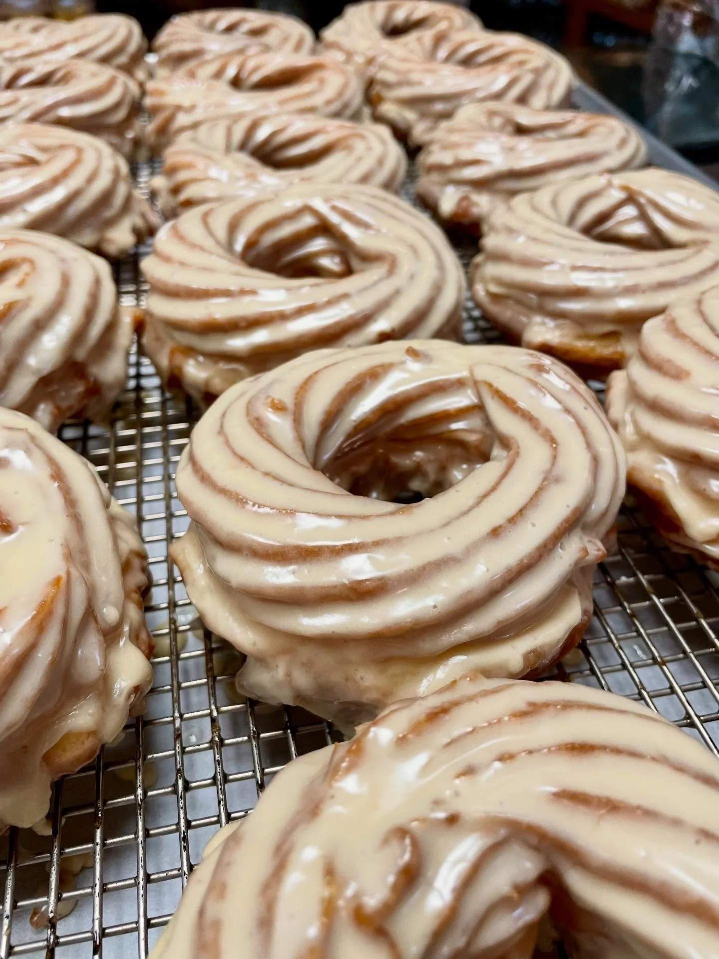 Maple Crawlers Today! 🍁✨

Sweet, fluffy little crawlers with serious maple magic. They&rsquo;re here for a good time, not a long time&mdash;so grab one (or two) before they scamper away 💛🍩

The perfect companion to your favorite coffee or latte. ☕