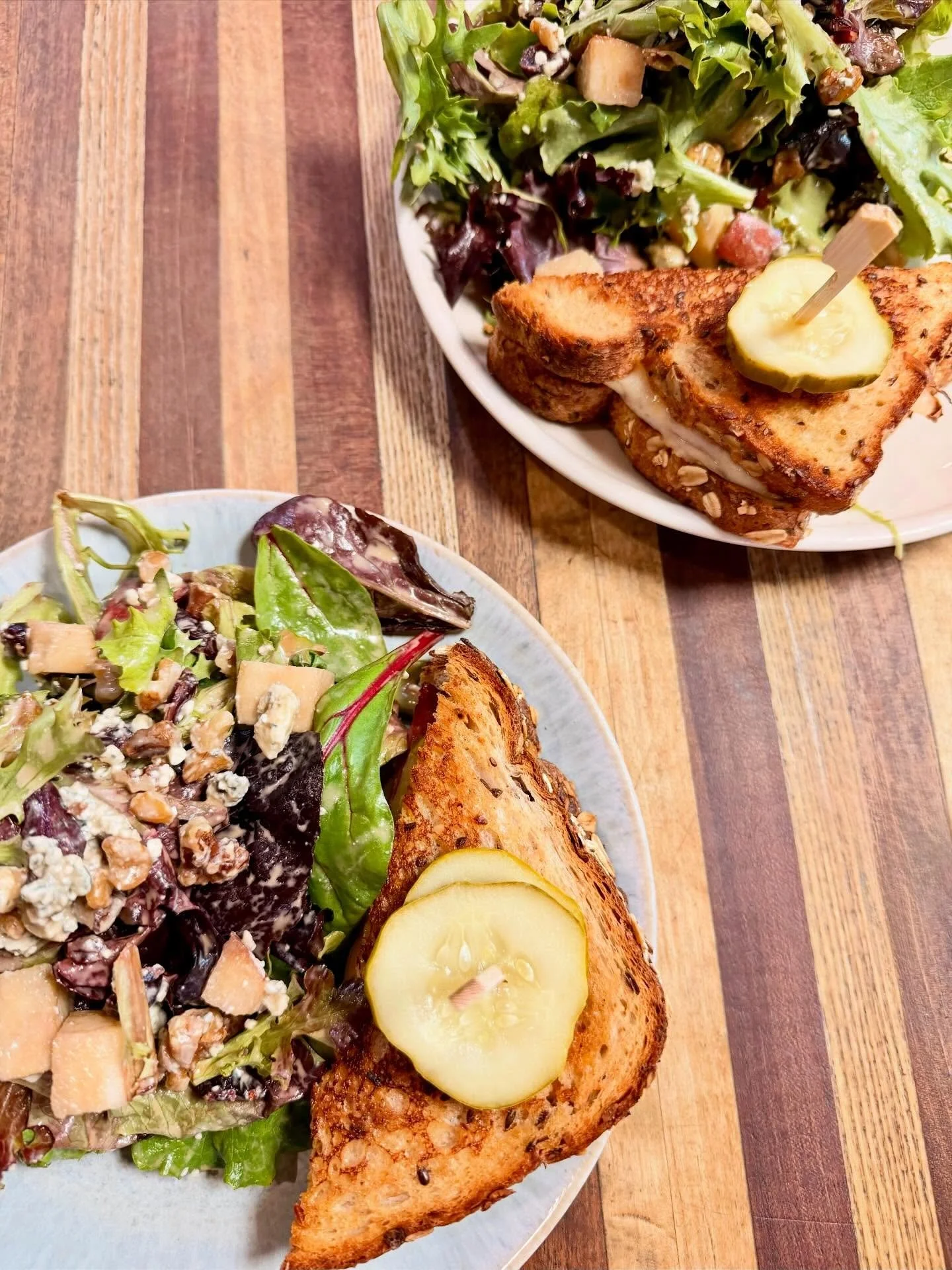 Cold days call for cozy choices 🍲✨

From our Healthy Veggie &amp; Quinoa Soup to a perfectly shared Reuben + Pear &amp; Blue Cheese Salad moment, we&rsquo;ve got lunch (and dinner) covered. And if you&rsquo;re really feeling it&hellip; yes, that&rsq
