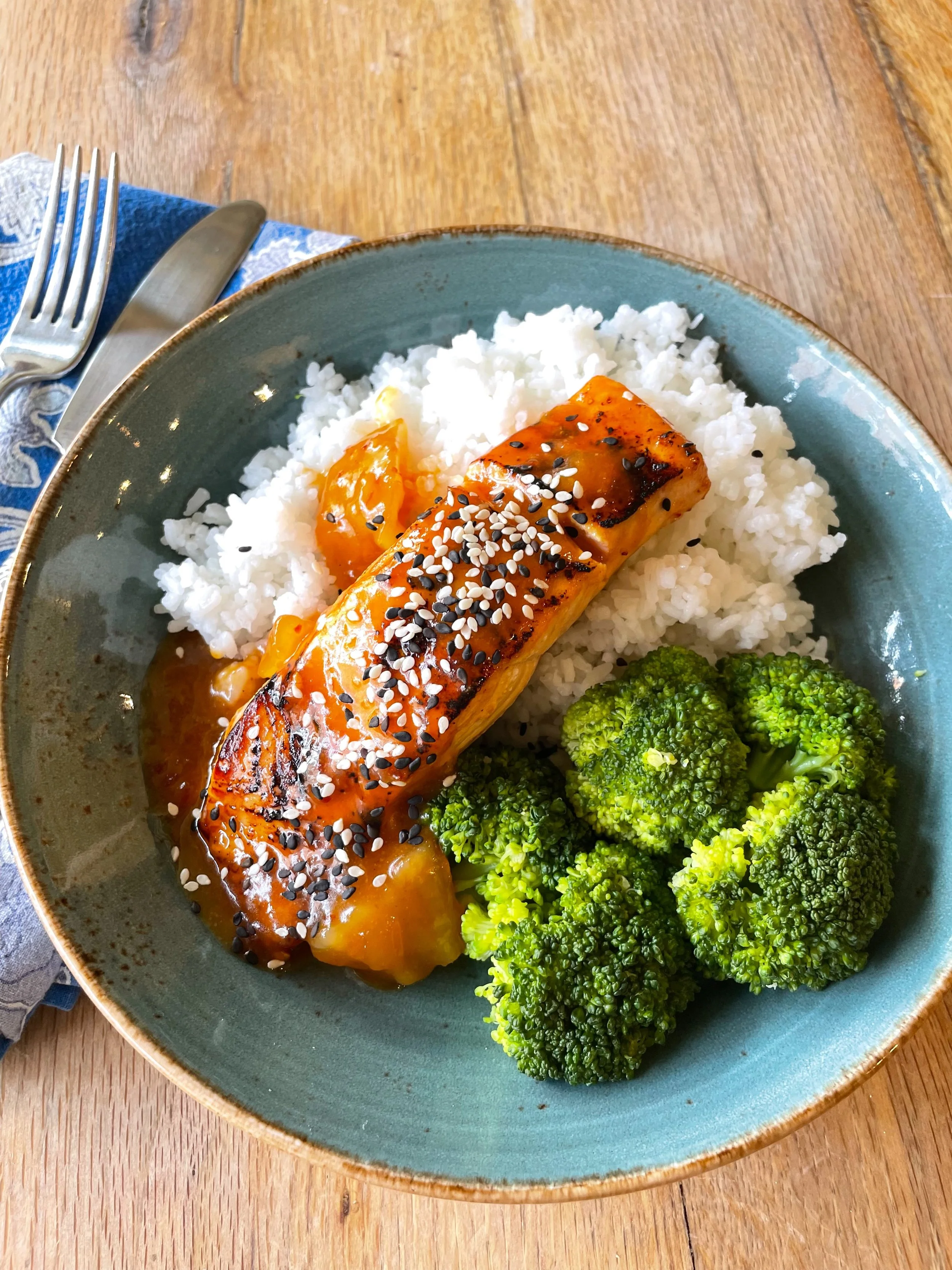 NEW ENTREE 🥦

Miso glazed salmon with scallion rice and steamed broccoli! 

Grab it in market or order it on door dash!