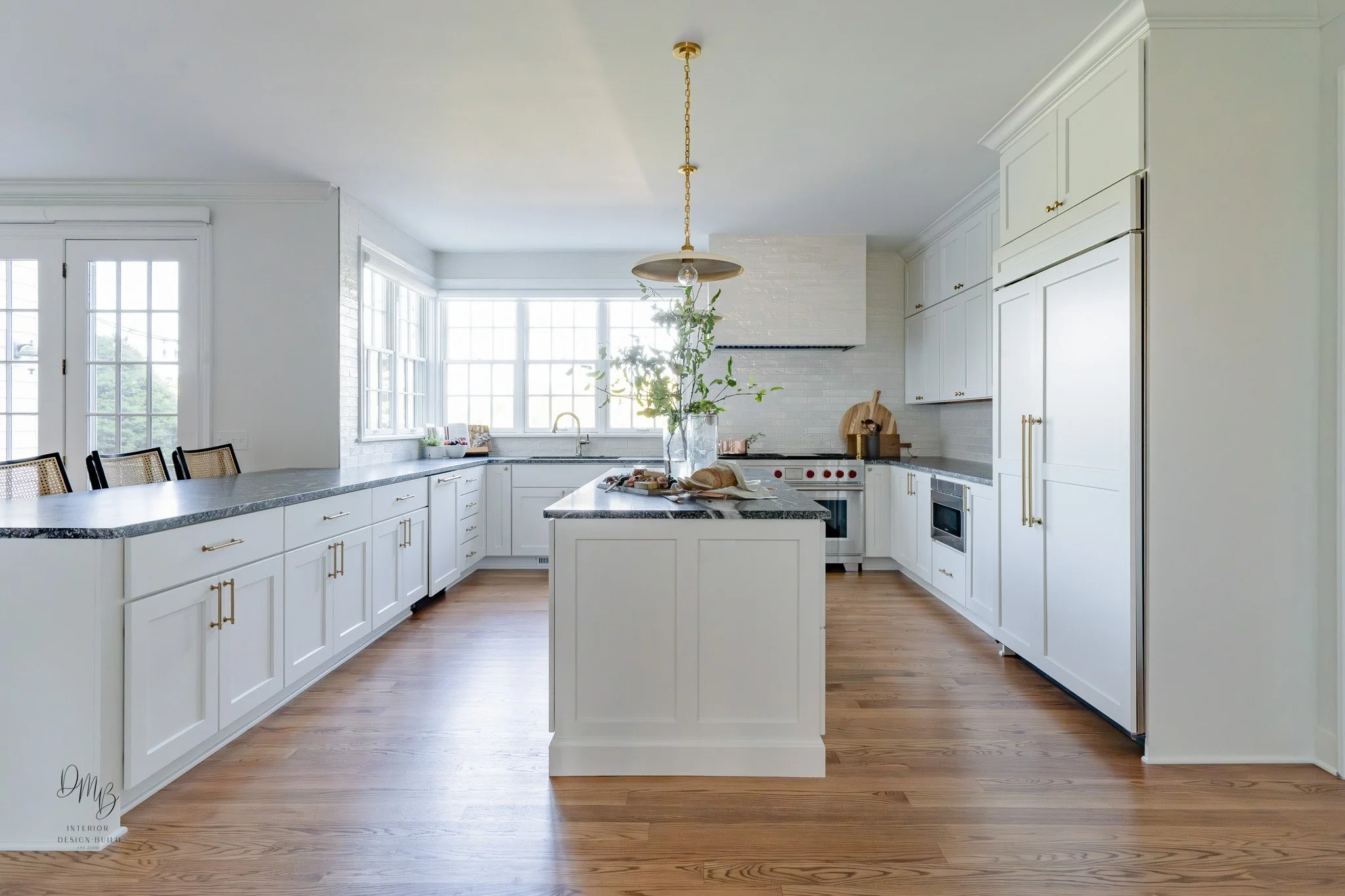 Kitchen by DMB Interior Design-Build
