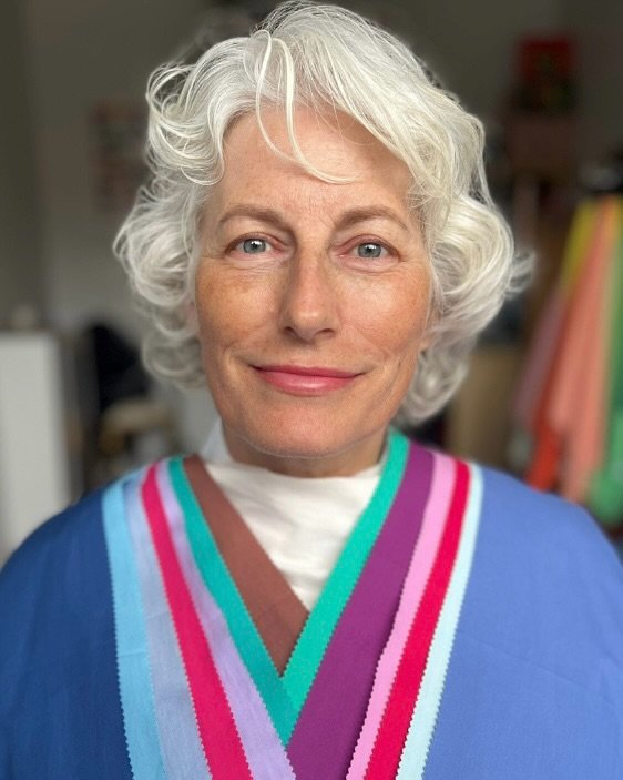 Sandra and Kelly share the summer palette but their best colours are quite different. Sandra looks great in so many colours that we were draping for quite a while, but the brighter and clearer colours within summer are incredible on her. Summer is kn
