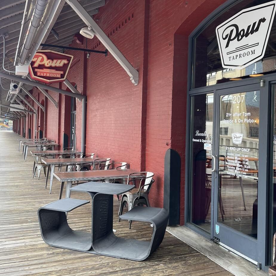 Our Neighbors Pour Taproom (Knoxville, TN) are now proud owners of one of our 3D printed picnic tables. Rugged and durable, easy to clean, UV resistant and printed from 100% recycled carbon fiber ABS. Ideal for restaurant patio furniture. Come sit fo