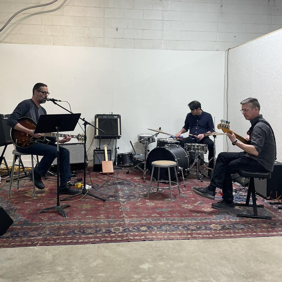 Was awesome to hear Tommy Bateman, Trace Bateman, and Tony Cheatham play at the Able Trade #bigearsknox Festival today. Did you spot the 3D printed drum by Loci Robotics, Inc. in Action?

#locirobotics #funwithrobots #themakercity #knox #makercitykno