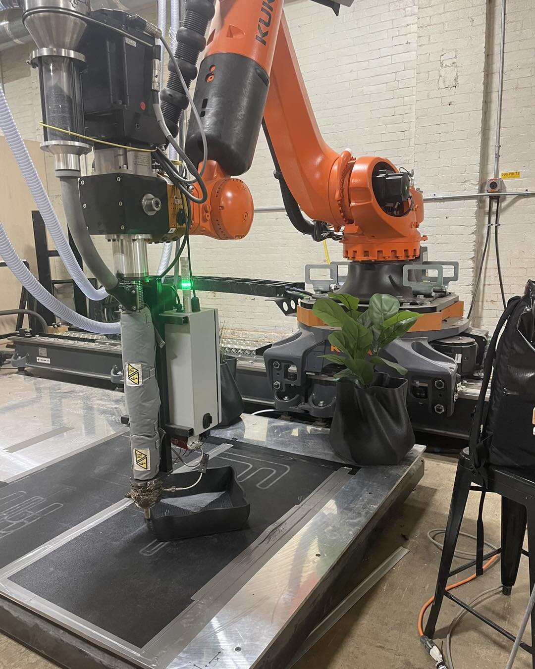 Watch our customer Prototyp3 print one of their 3D printed planters live on Instagram using our Loci Robotics, Inc.. LOCI-One machine! 

Link: 
https://lnkd.in/eXv5BEzA