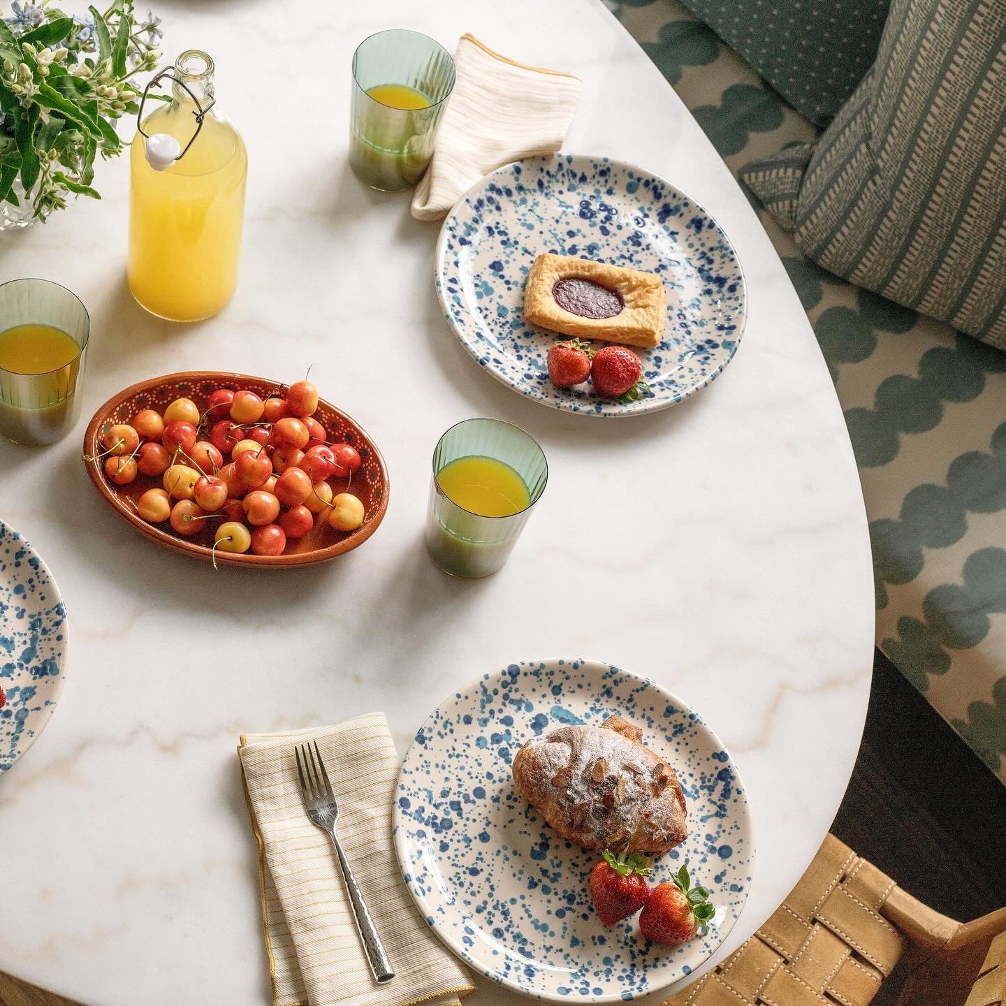 Breakfast Nook for @pillar_and_peacock 🍓🥐