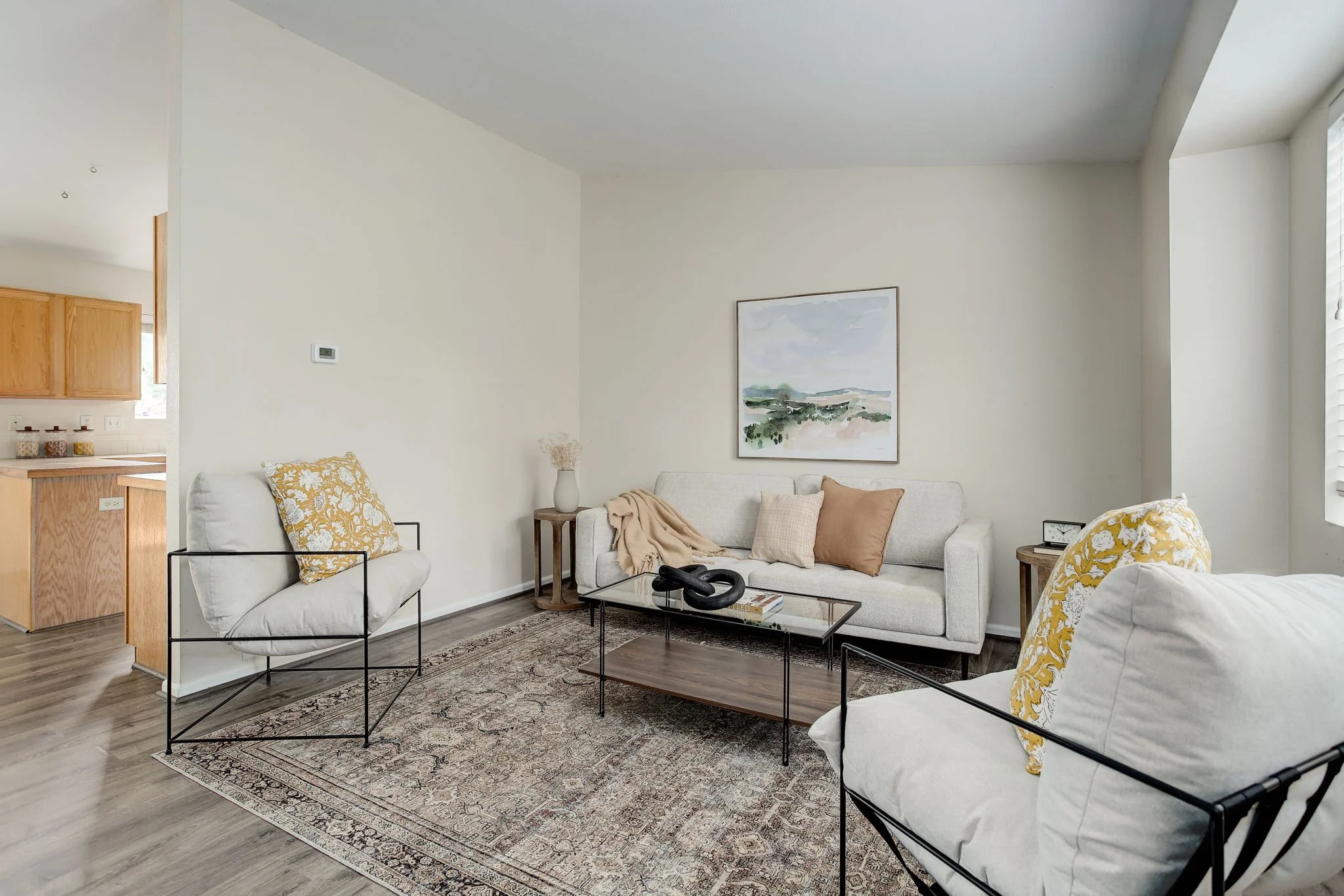 1912 Almond Ave_LivingB.jpg