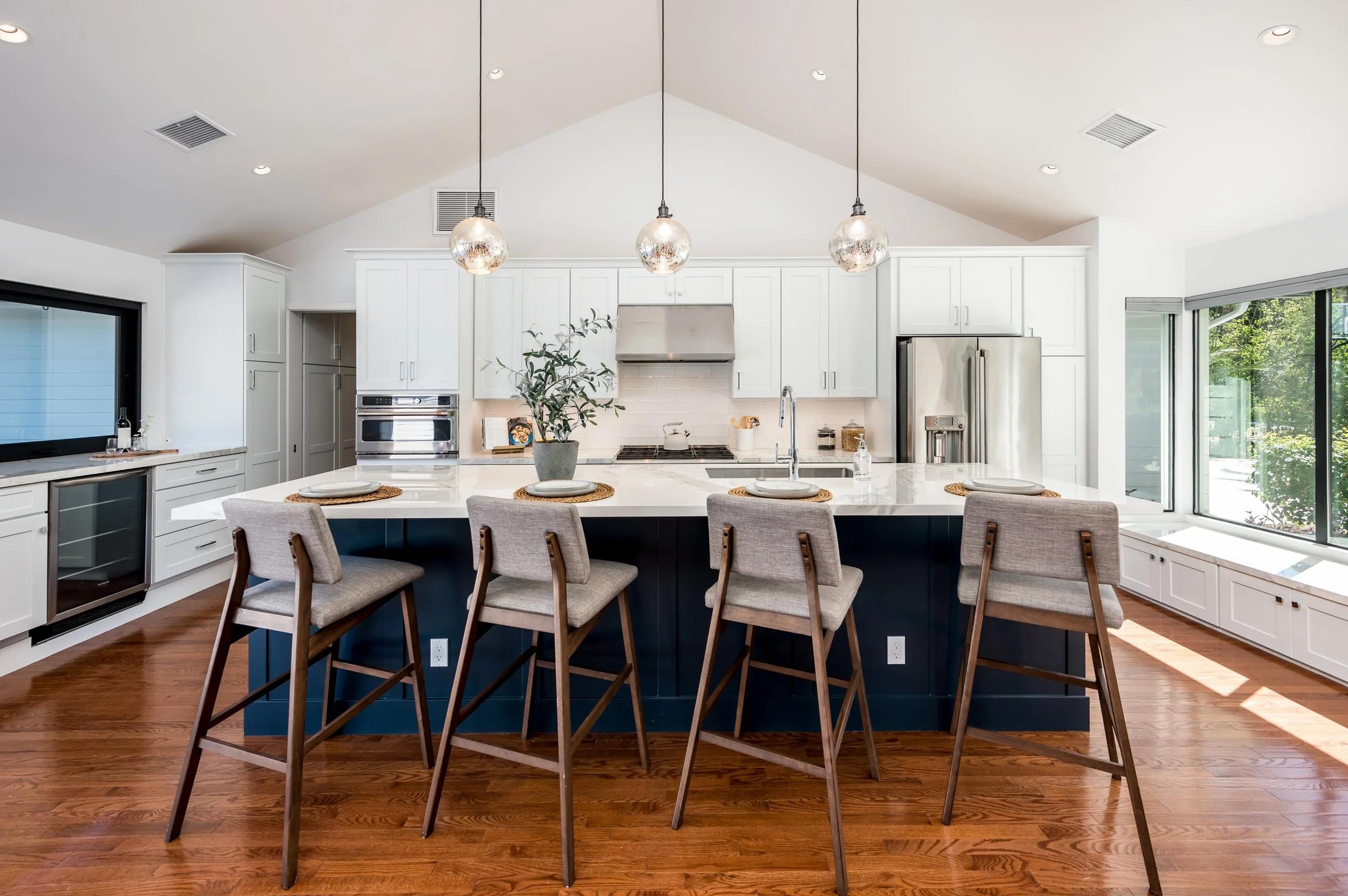 4-38 W Medlock Dr --- High Res-17 copy.jpg