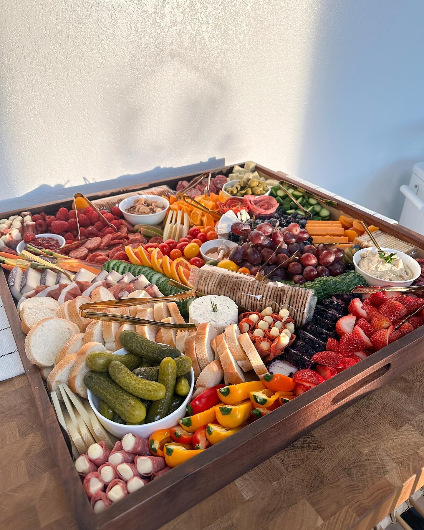 This is your sign to order a charcuterie board for your next gathering. Link in bio. ✨

#Charcuterie #GrazingTable #CharcuterieBoard #TulsaCharcuterie #Bello #TulsaFoodie #TulsaCatering #TulsaWedding #WomenOwnedBusiness #OklahomaBride