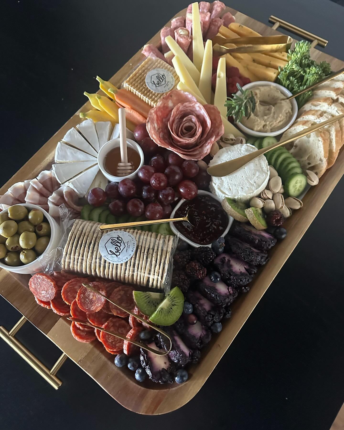 Pookie is looking absolute fire tonight!🔥🔥 

Pookie (Britt) is wearing her finest cheese, charcuterie, fruits and accompaniments. 

DM or order online. Links in bio. 🔗
#iykyk 
#pookieandjett
#charcuterie 
#bello
#tulsacatering
