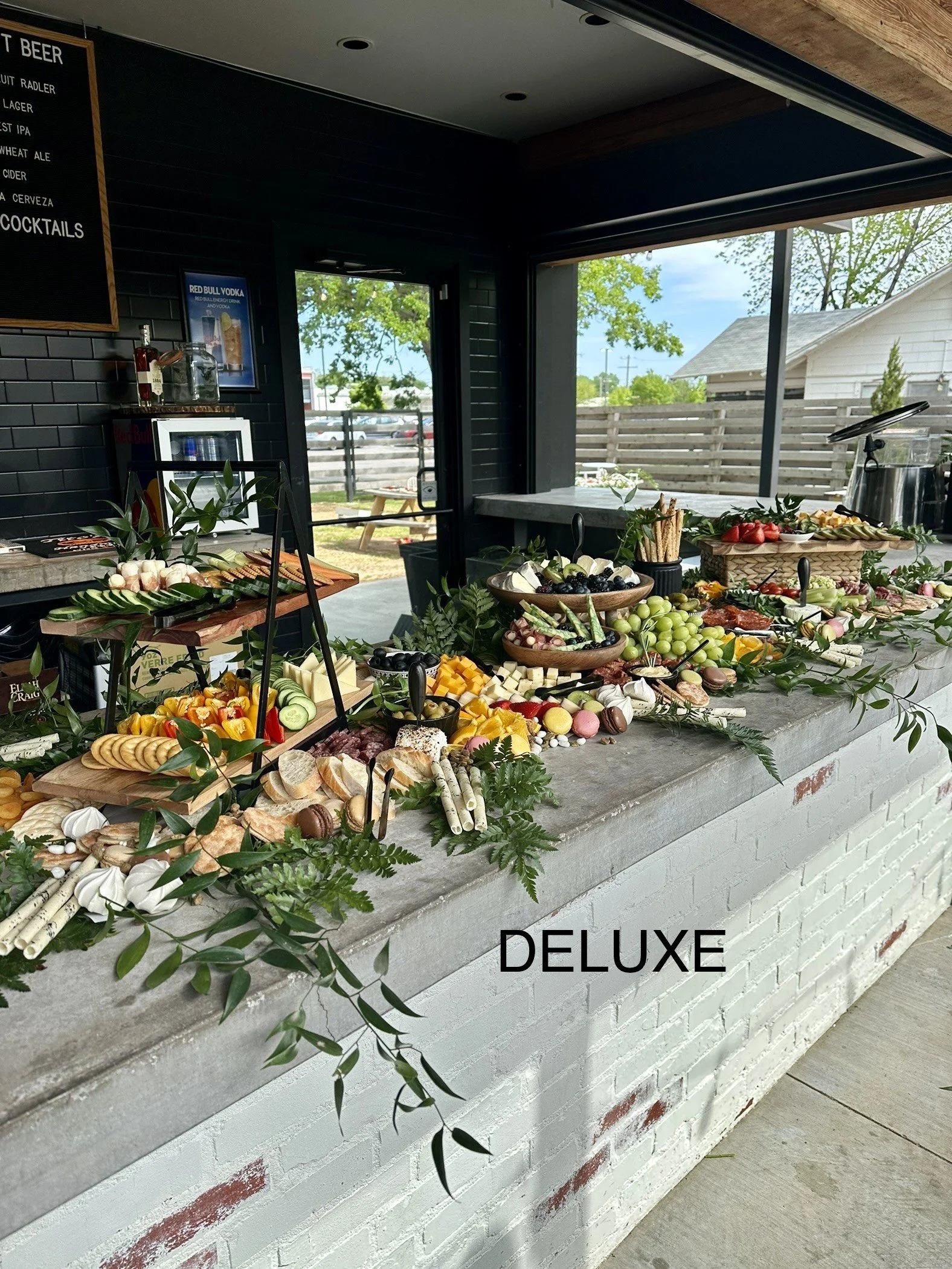 deluxe1.jfif