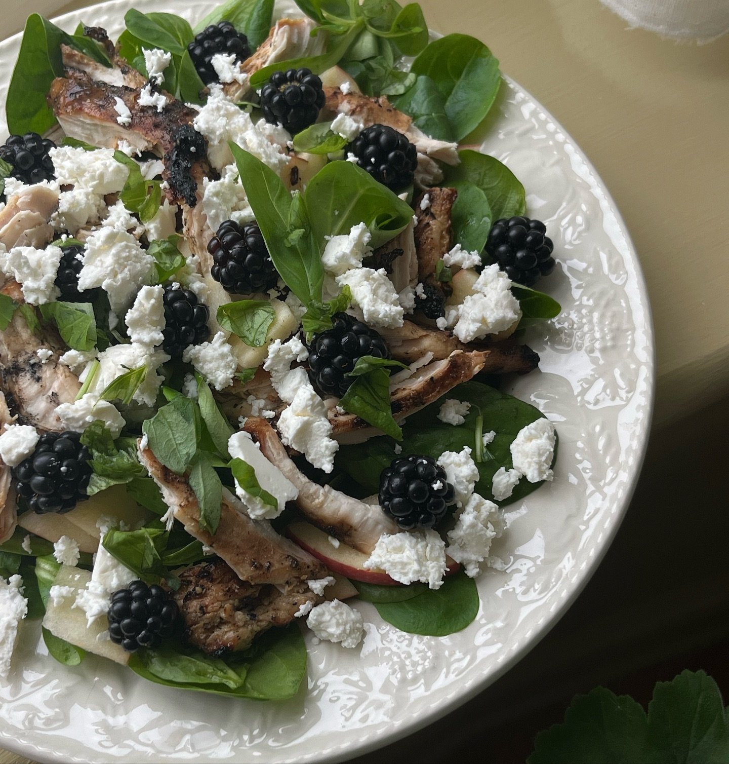 September salad 🍃🍴🌝

Have really enjoyed this combination of seasonal flavours the past few days:

Chicken cooked on the bbq with a lemon, maple syrup &amp; mustard marinade
Blackberries from the garden &amp; (pink lady) apple
Basil &amp; feta on 