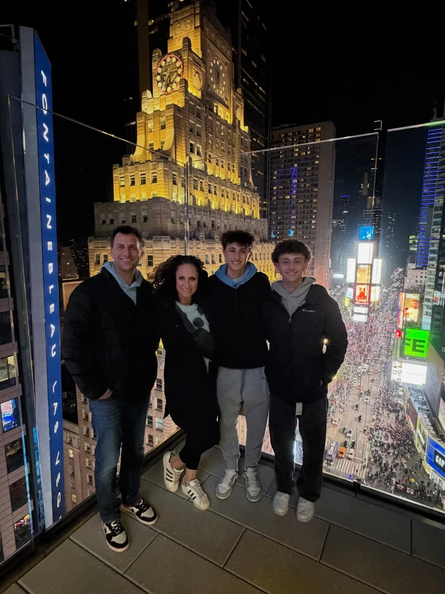 Happy Holidays to all from one itchy brain to another!!!