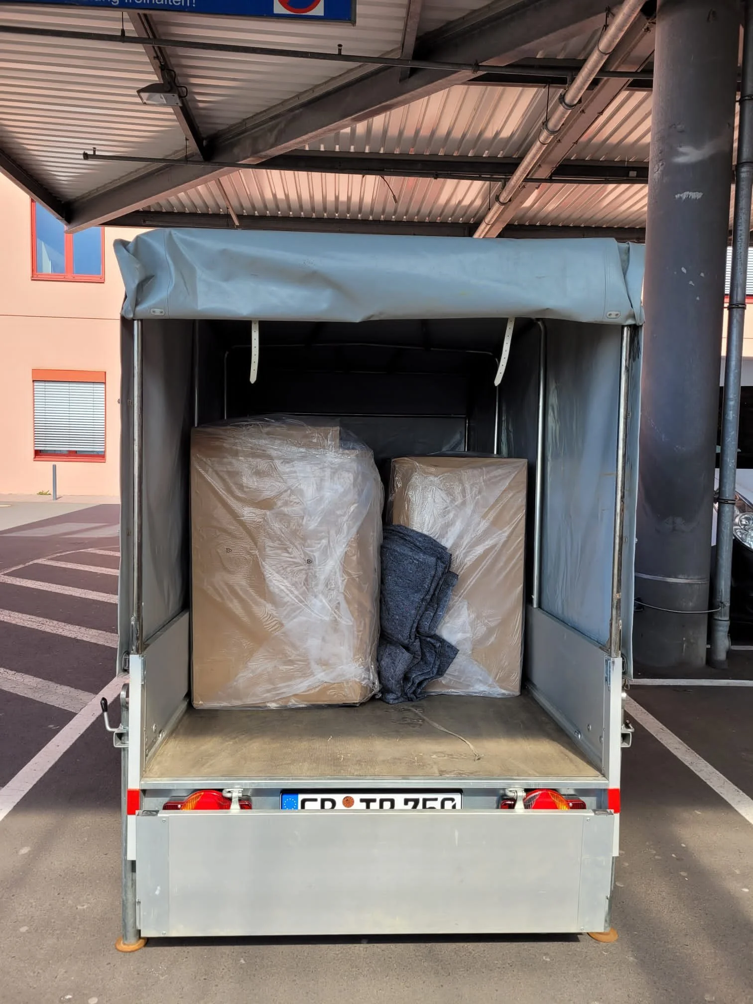 750 kg Anhänger für Umzug und Transport in Geißen und Umgebung