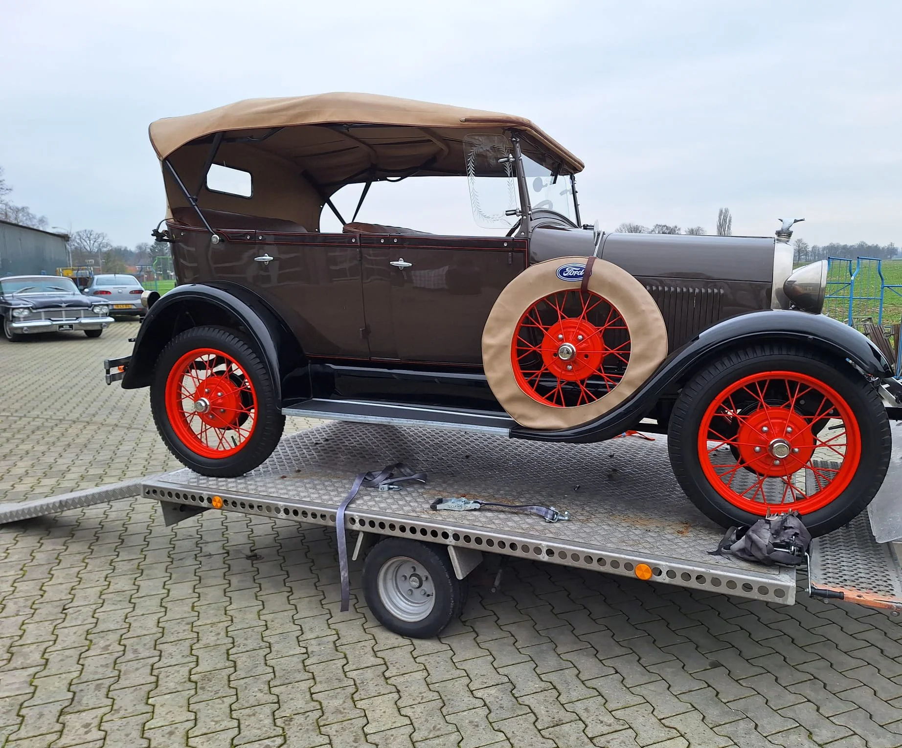 Anhänger für Kleinwagentransport in Freidberg und Umgebung