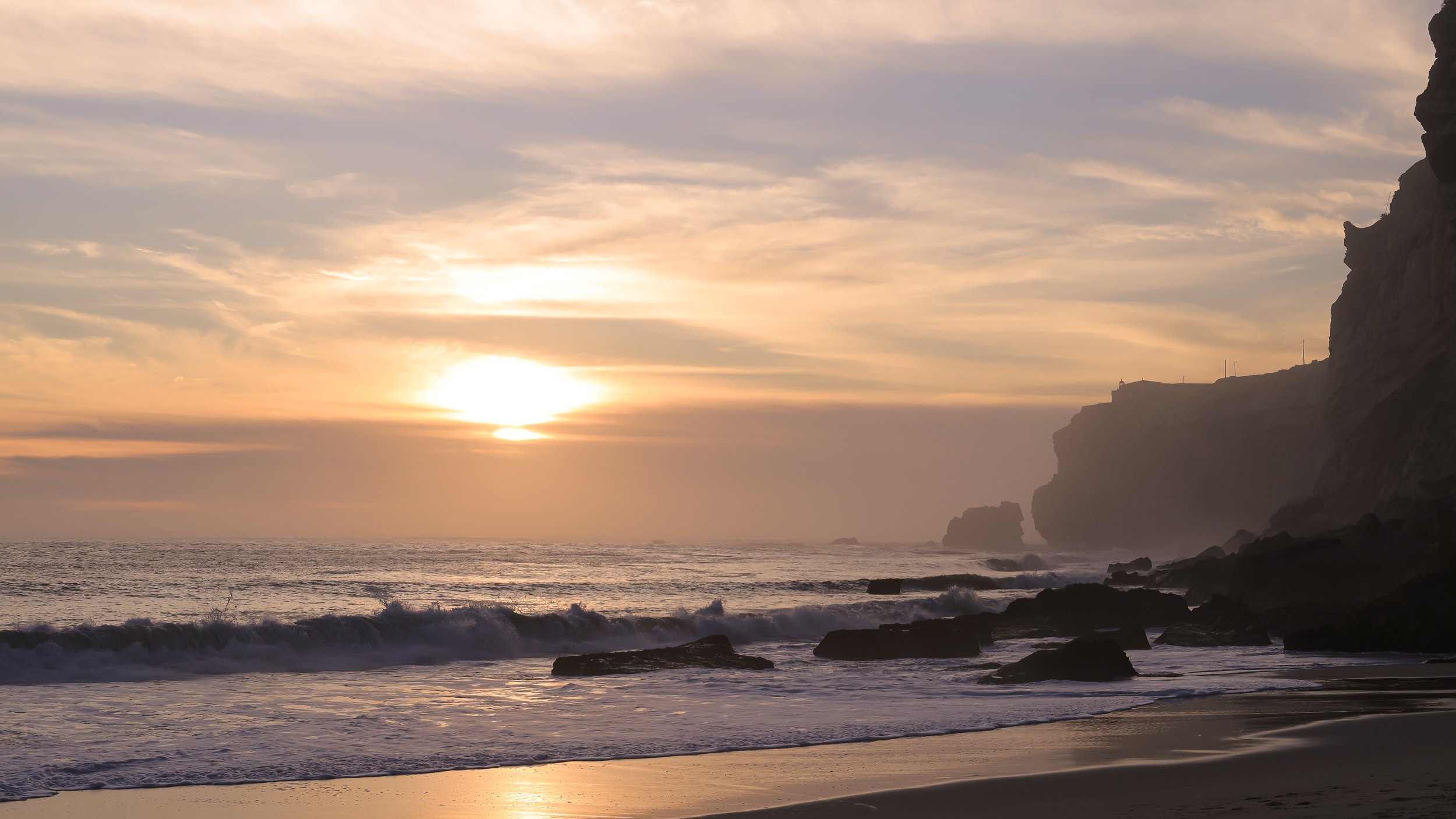 Atlantic_Ocean_Beach_In_Sunset_original_2160848.jpg