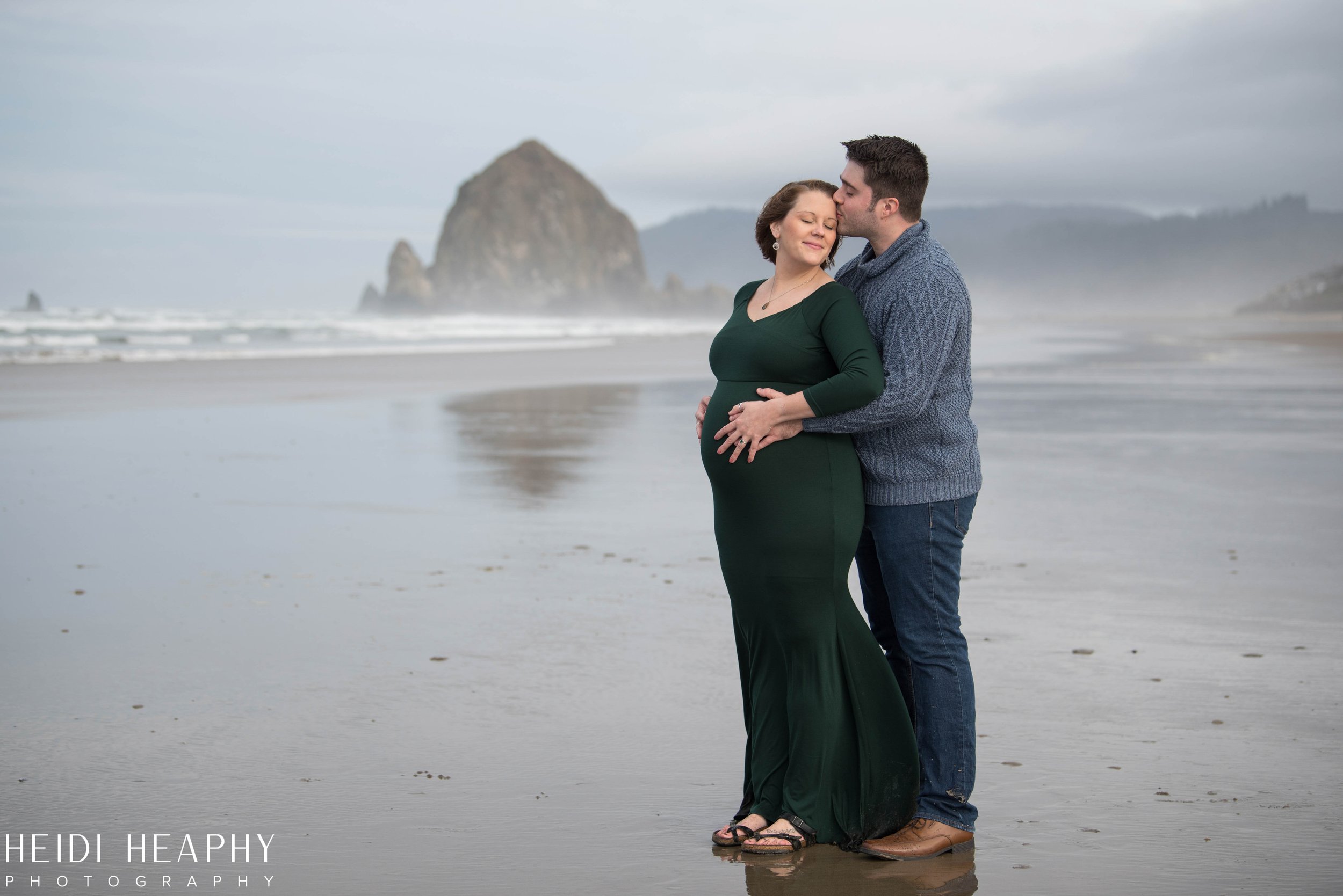 Cannon Beach Photographer, Oregon Coast Photographer, Cannon Beach, Maternity Photography-14.jpg