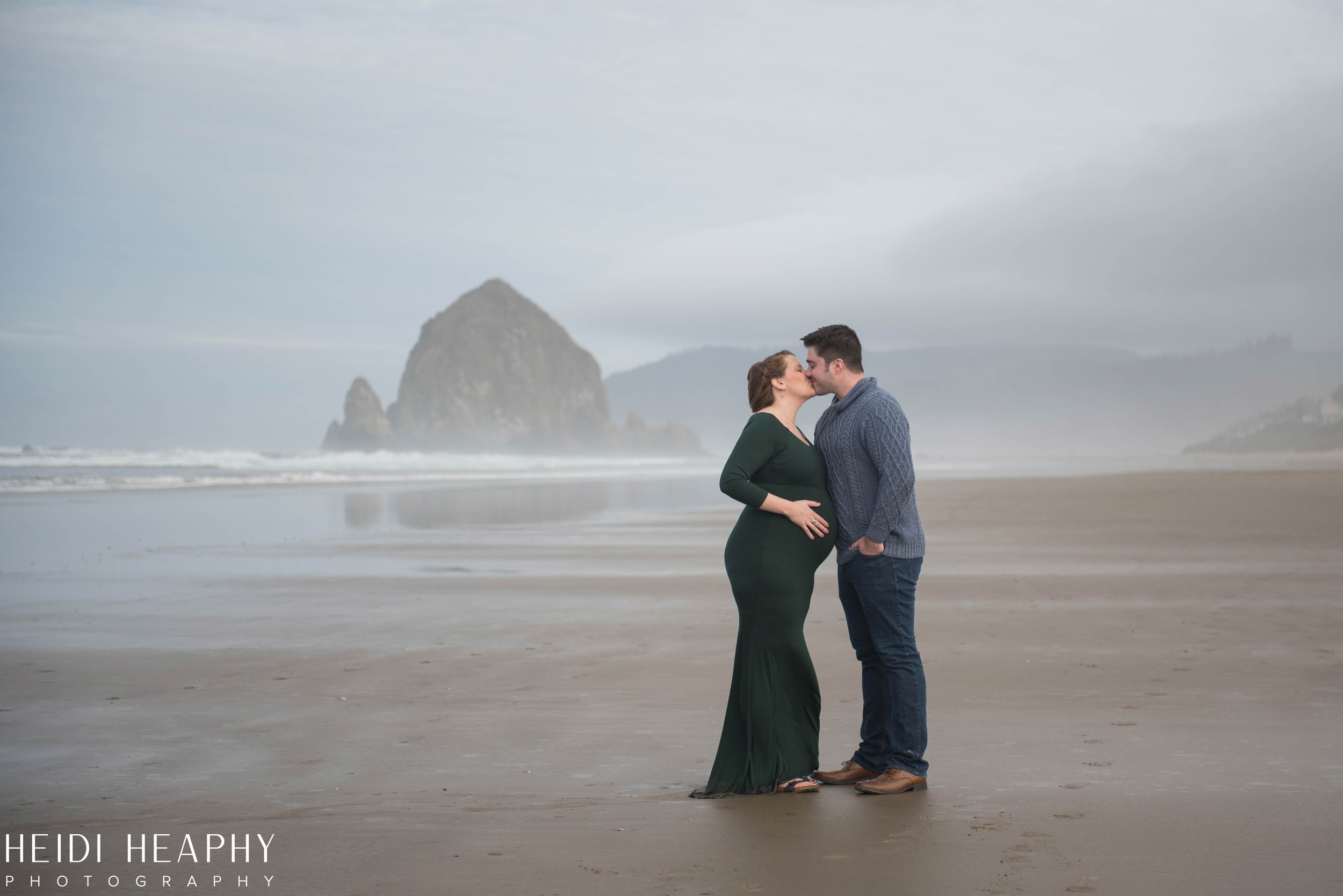 Cannon Beach Photographer, Oregon Coast Photographer, Cannon Beach, Maternity Photography-20.jpg