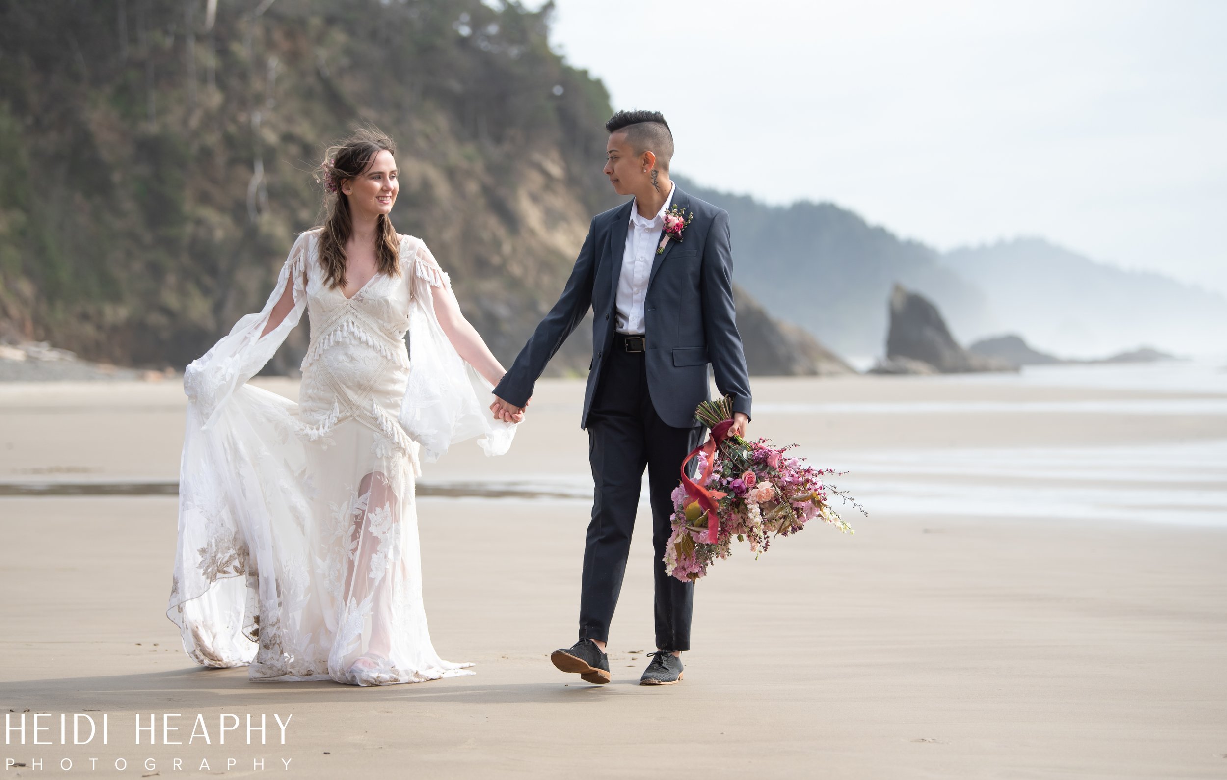 Oregon Coast Elopement, Oregon Coast Wedding, Oregon Coast Photographer, Cannon Beach Wedding, Heidi Heaphy Photography_28.jpg