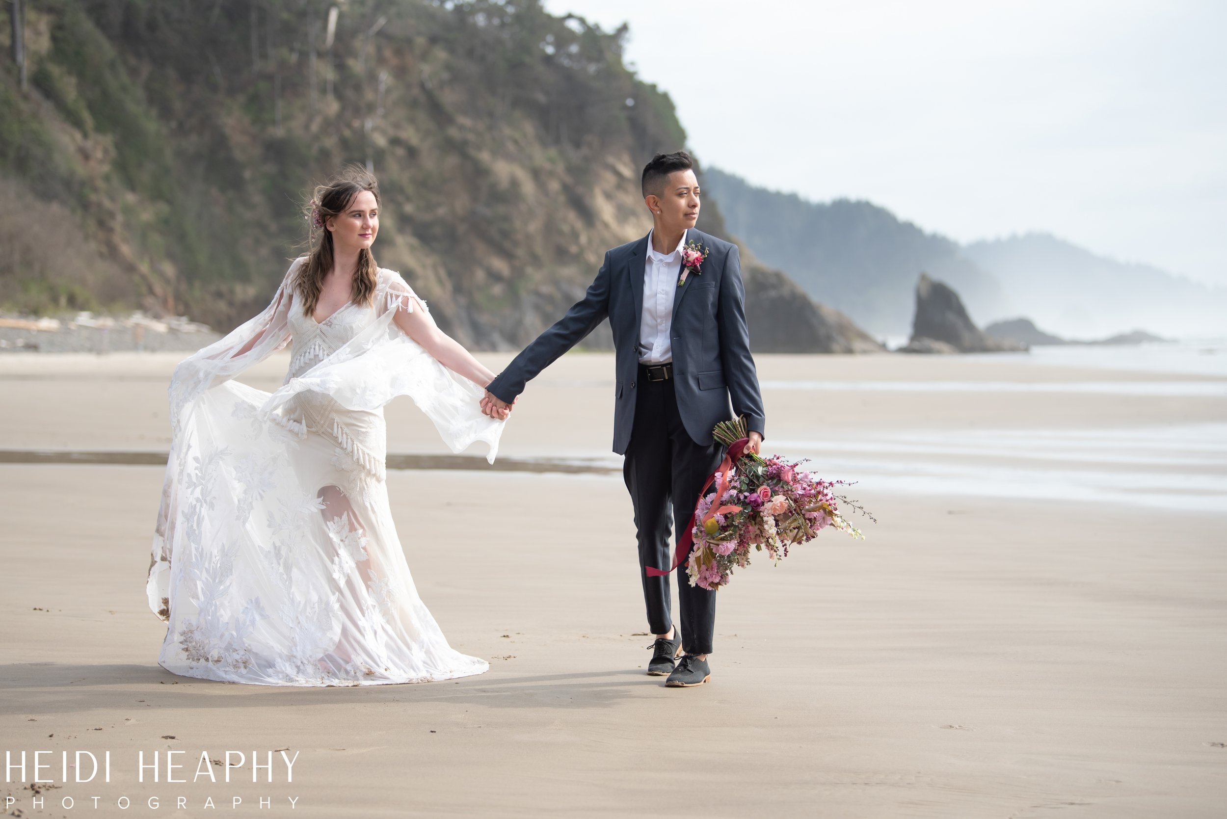 Oregon Coast Elopement, Oregon Coast Wedding, Oregon Coast Photographer, Cannon Beach Wedding, Heidi Heaphy Photography_29.jpg