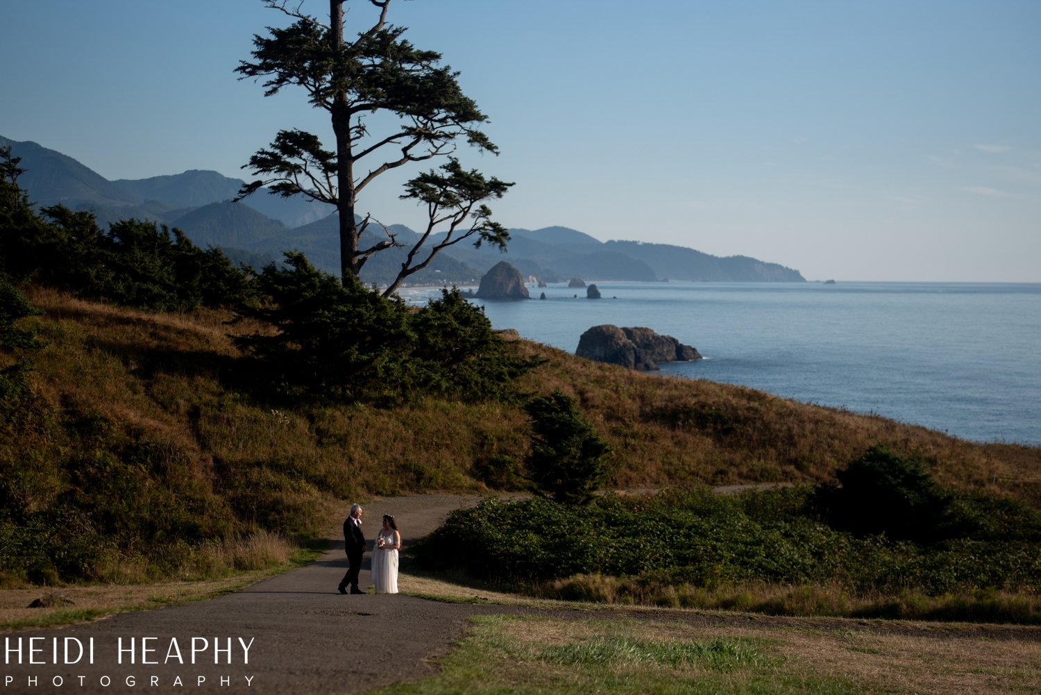 Cannon Beach Wedding, Cannon Beach Photographer, Cannon Beach, Oregon Coast Wedding_7.jpg