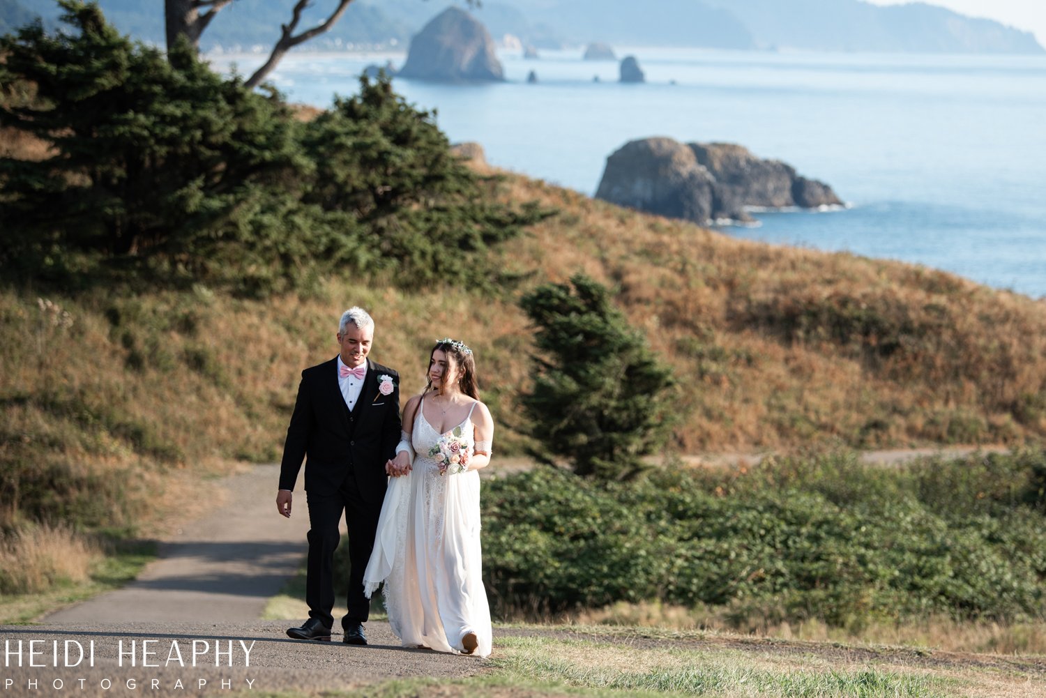 Cannon Beach Wedding, Cannon Beach Photographer, Cannon Beach, Oregon Coast Wedding_9.jpg