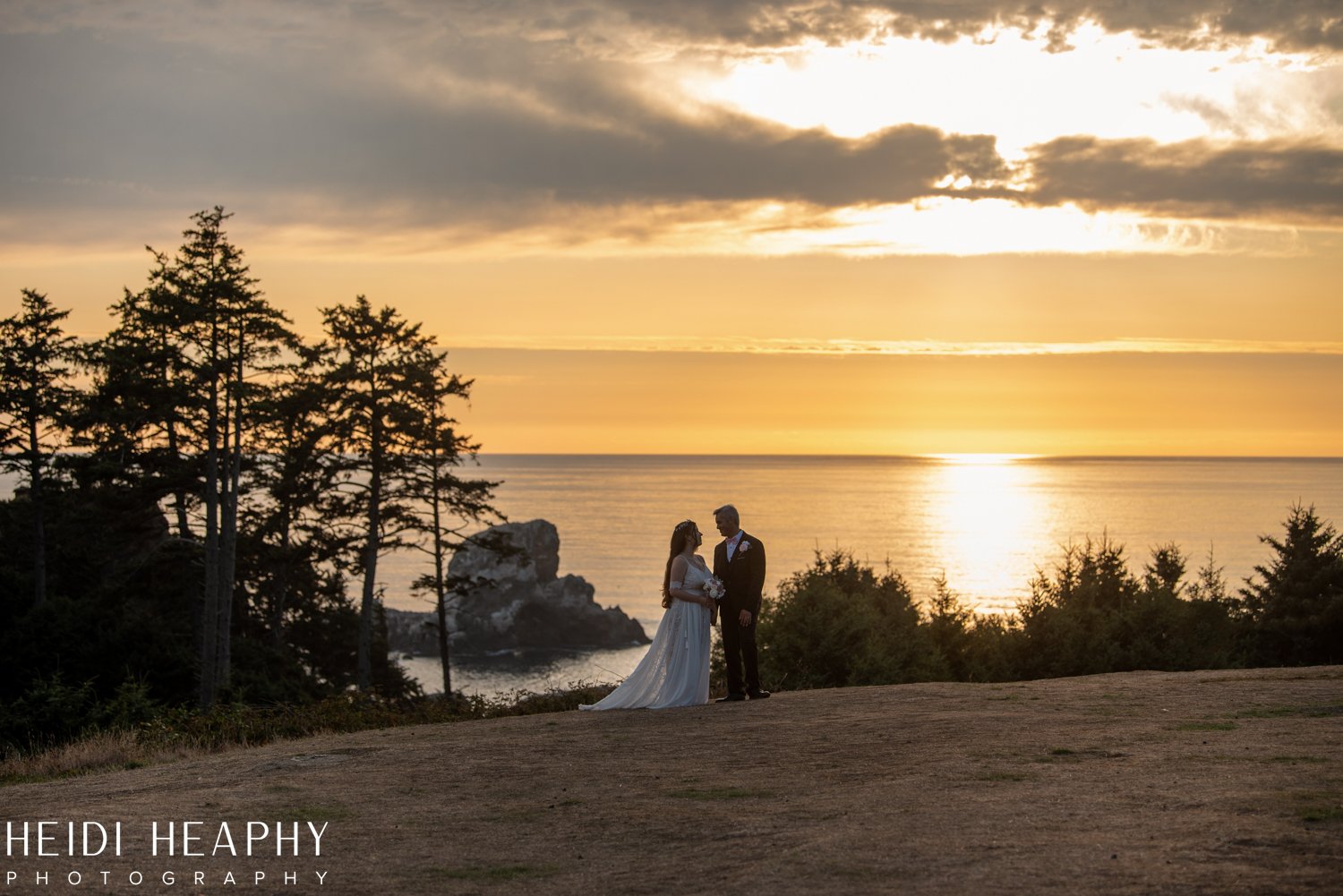Cannon Beach Wedding, Cannon Beach Photographer, Cannon Beach, Oregon Coast Wedding_46.jpg