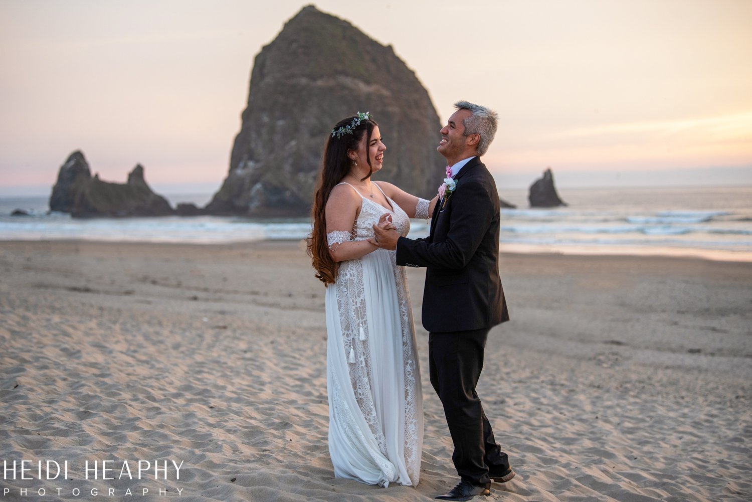 Cannon Beach Wedding, Cannon Beach Photographer, Cannon Beach, Oregon Coast Wedding_48.jpg