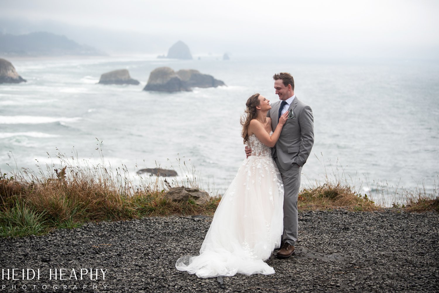 Cannon Beach Wedding, Cannon Beach, Cannon Beach Photographer, Oregon Coast Wedding, Oregon Coast Photographer_9.jpg