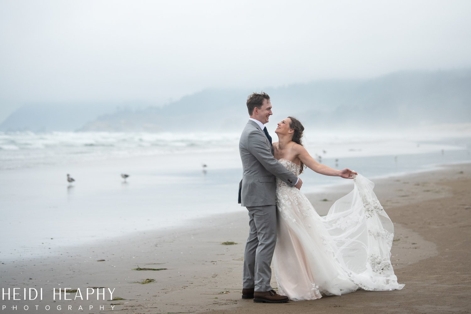 Cannon Beach Wedding, Cannon Beach, Cannon Beach Photographer, Oregon Coast Wedding, Oregon Coast Photographer_24.jpg
