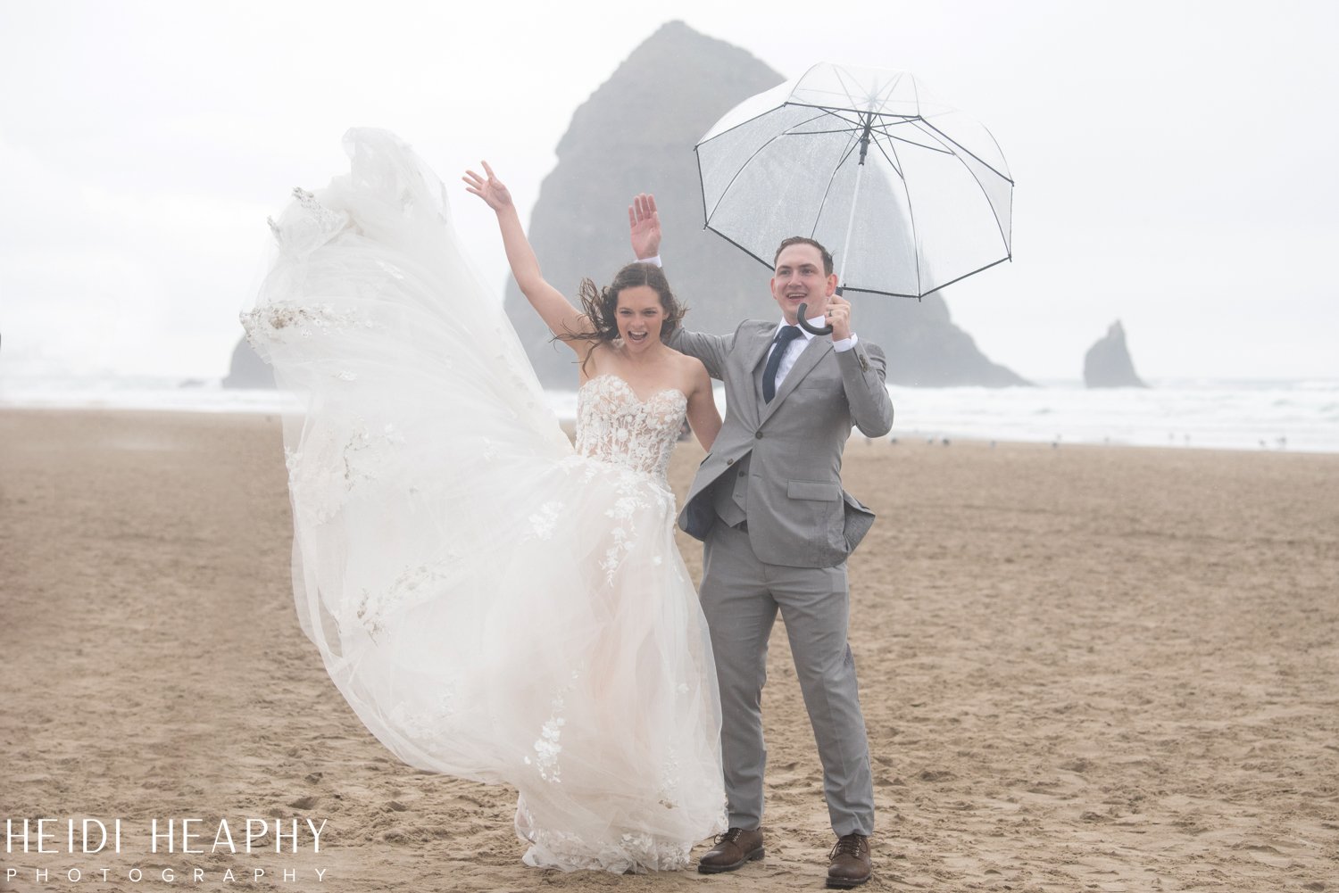 Cannon Beach Wedding, Cannon Beach, Cannon Beach Photographer, Oregon Coast Wedding, Oregon Coast Photographer_28.jpg