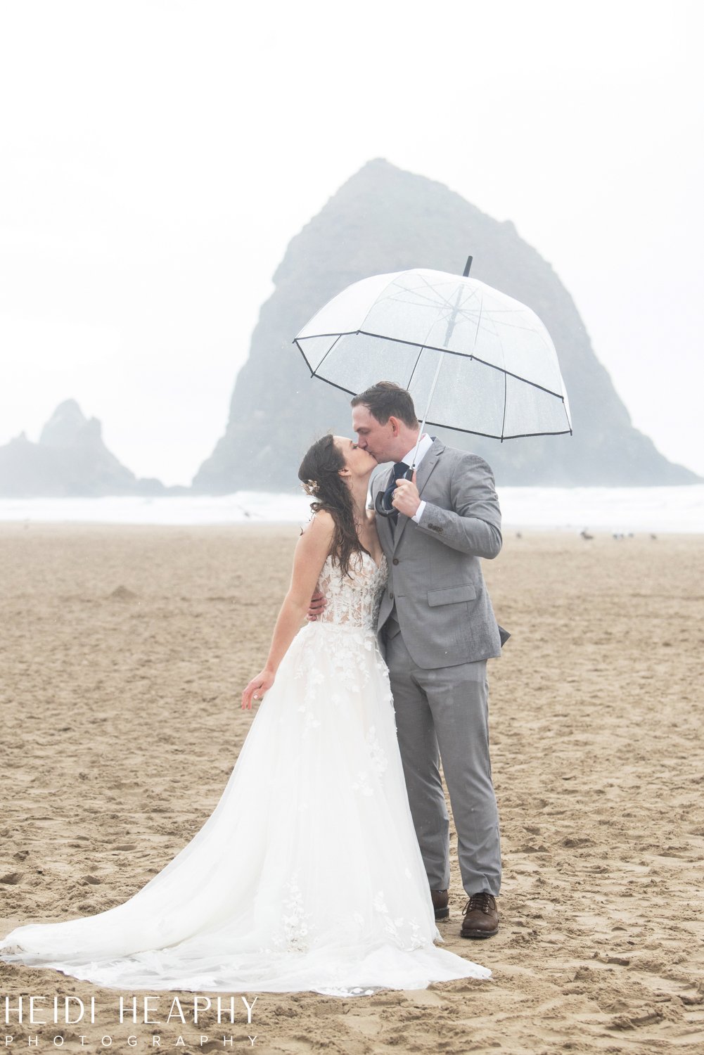 Cannon Beach Wedding, Cannon Beach, Cannon Beach Photographer, Oregon Coast Wedding, Oregon Coast Photographer_29.jpg