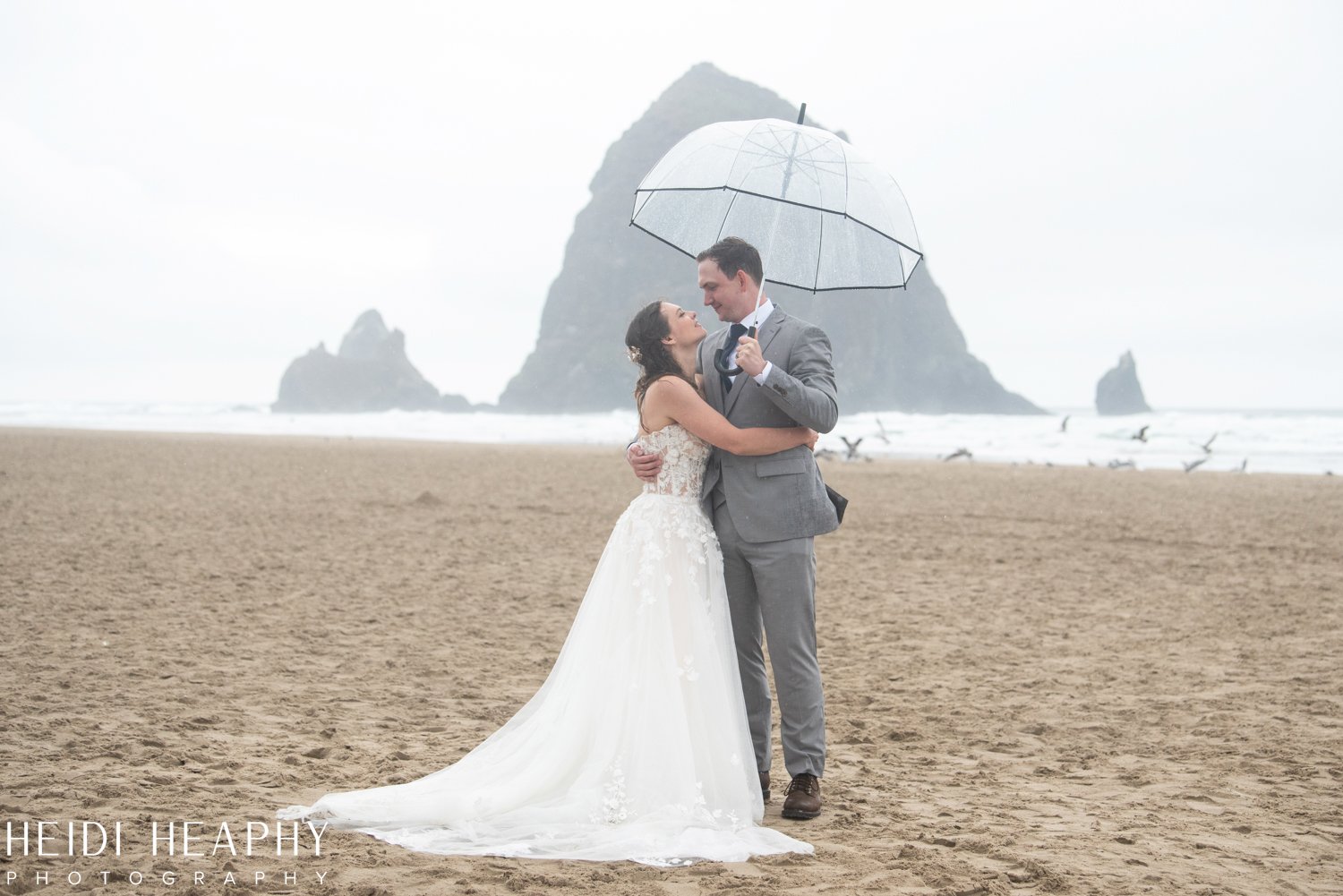Cannon Beach Wedding, Cannon Beach, Cannon Beach Photographer, Oregon Coast Wedding, Oregon Coast Photographer_30.jpg
