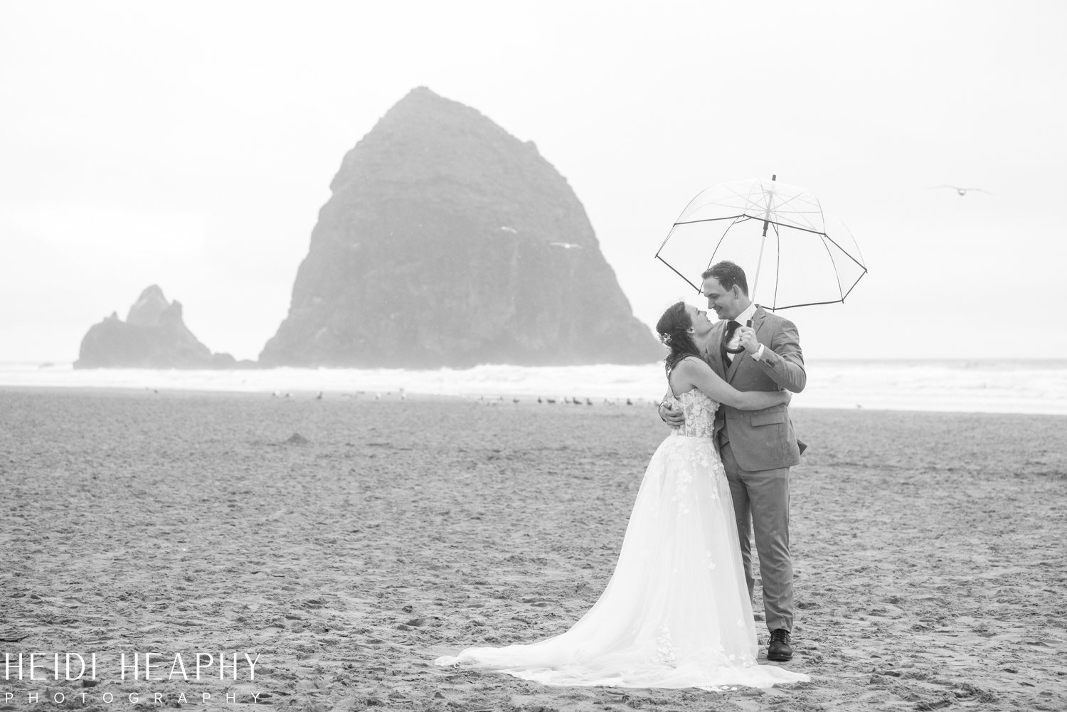 Cannon Beach Wedding, Cannon Beach, Cannon Beach Photographer, Oregon Coast Wedding, Oregon Coast Photographer_32.jpg
