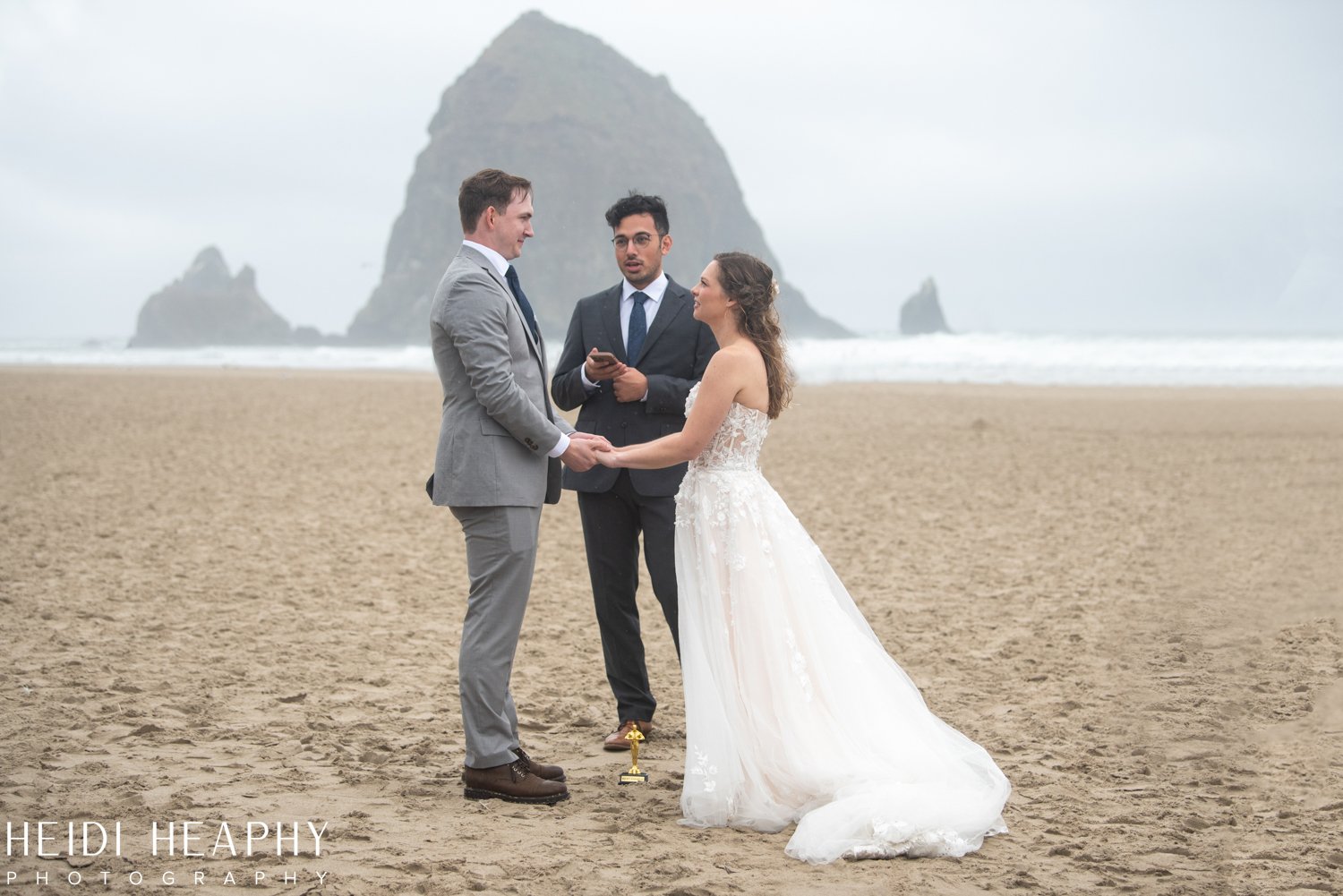 Cannon Beach Wedding, Cannon Beach, Cannon Beach Photographer, Oregon Coast Wedding, Oregon Coast Photographer_52.jpg