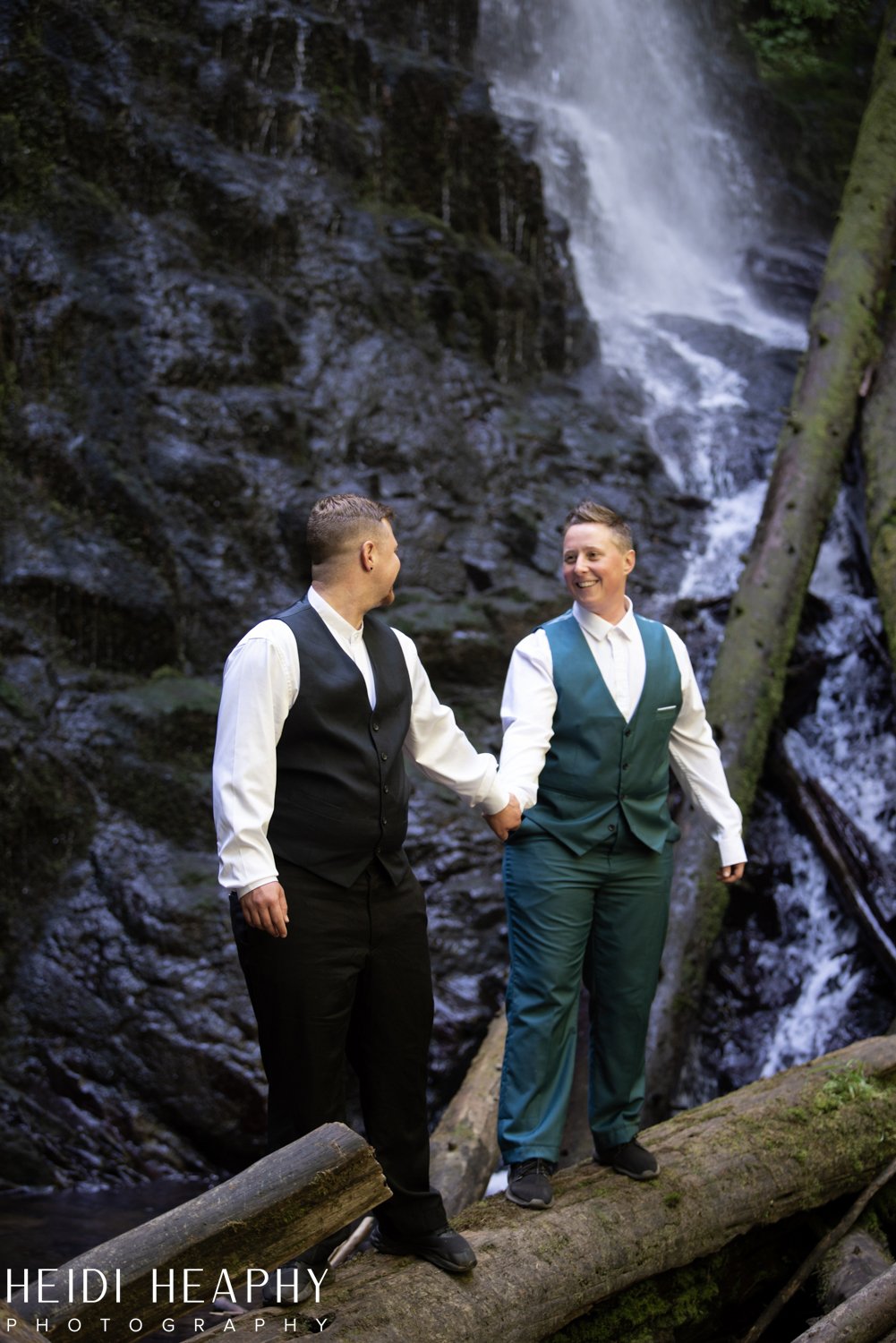 Oregon Coast elopement, Oregon Coast photographer, Oregon Coast wedding photographer_19.jpg