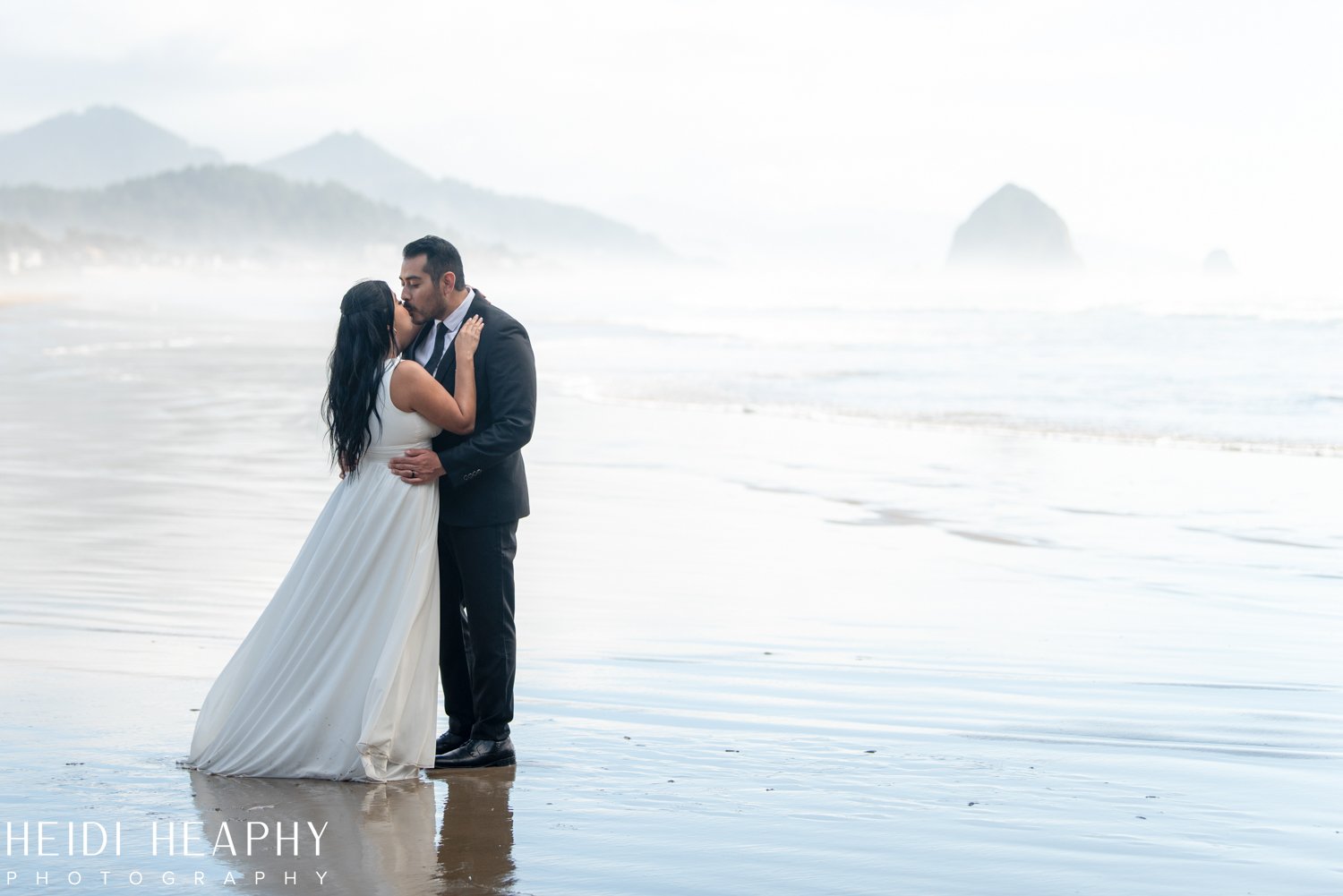 Cannon Beach photographer, Cannon Beach wedding, Oregon Coast wedding photographer_20.jpg