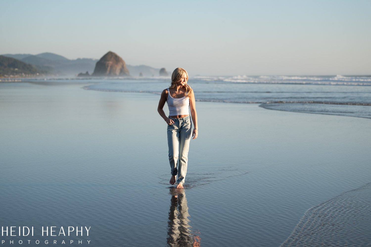 Cannon Beach Senior Photographer, Cannon Beach Photographer, Oregon Coast Senior Photographer, Oregon Coast Photographer -38.jpg