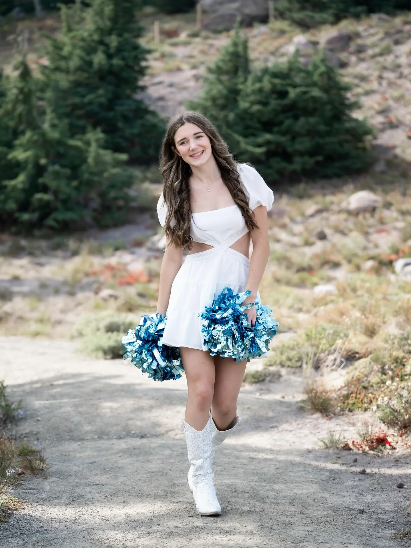 It&rsquo;s almost time for some Friday Night Lights, and it&rsquo;s always a joy watching gorgeous Lindsey on the sidelines cheering on the team. I loved this day up at Mount Hood with Lindsey, in her element where she trains and skis year round. We 