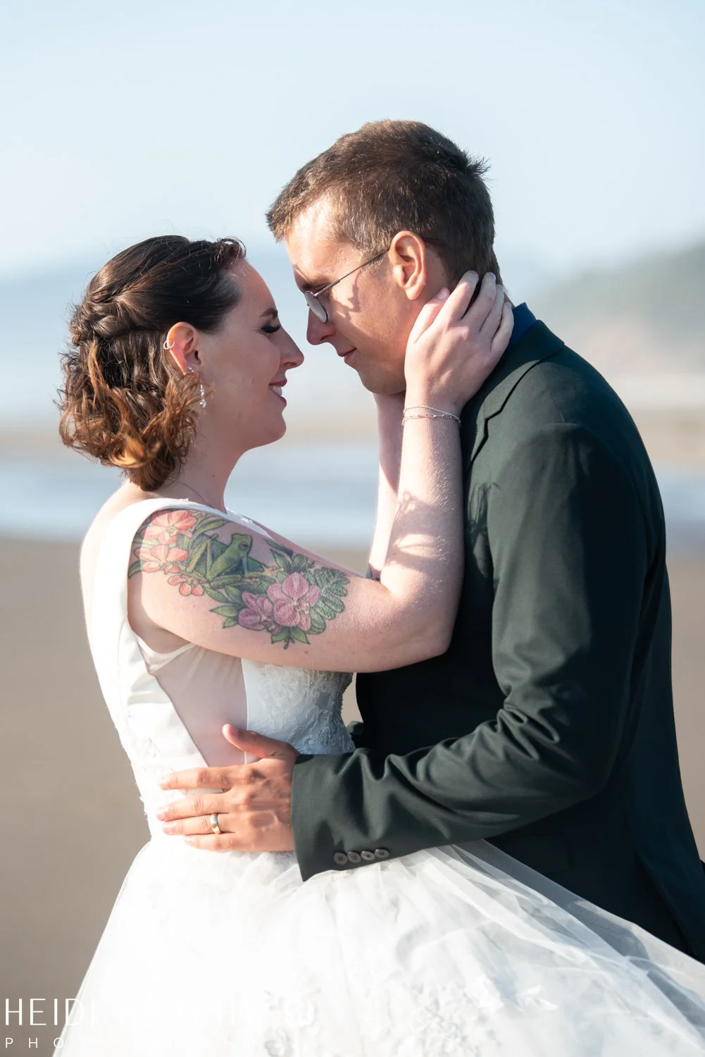 Pacific City Wedding, Cape Kiwanda Wedding, Oregon Coast Photographer, Oregon Coast Wedding Photographer-26.jpg