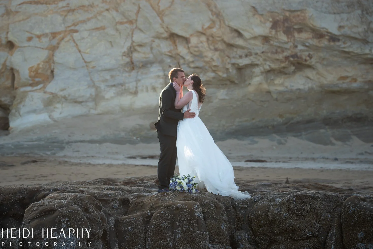 Pacific City Wedding, Cape Kiwanda Wedding, Oregon Coast Photographer, Oregon Coast Wedding Photographer-35.jpg