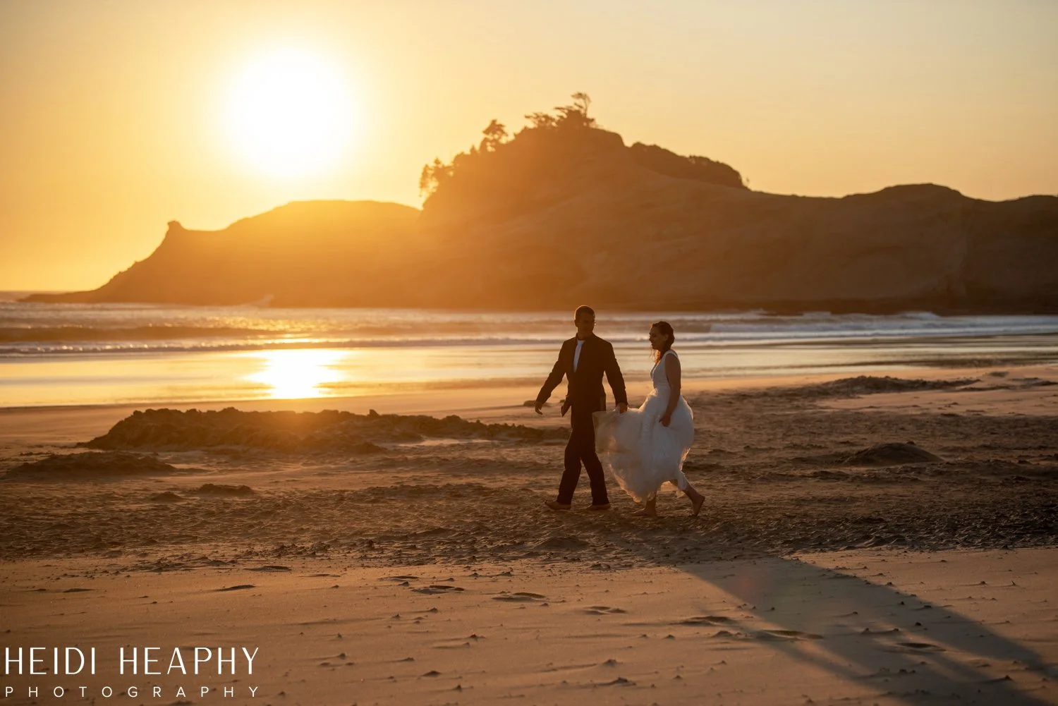 Pacific City Wedding, Cape Kiwanda Wedding, Oregon Coast Photographer, Oregon Coast Wedding Photographer-48.jpg