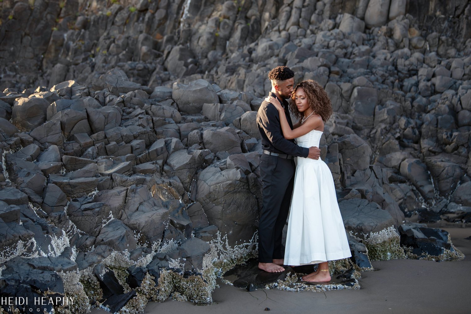Oregon Coast Wedding Photographer, Oregon Coast Wedding, Cannon Beach wedding photographer, Cannon Beach wedding, Oregon Coast elopement-13.jpg