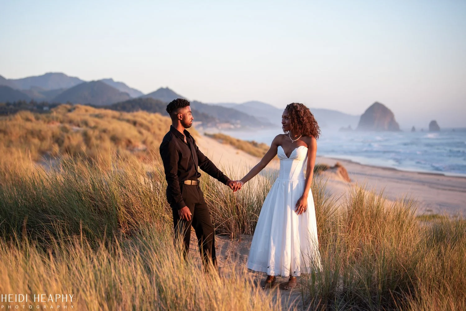 Oregon Coast Wedding Photographer, Oregon Coast Wedding, Cannon Beach wedding photographer, Cannon Beach wedding, Oregon Coast elopement-37.jpg