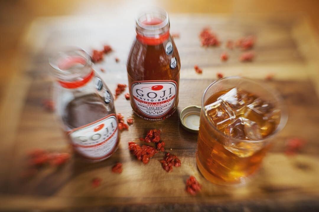 Give the gift of wellness this holiday season with a six pack of Goji Phyto-Brew, available at www.GojiFarmUSA.com or by the bottle at many of your favorite local markets. #goji #gojiberry #wellness #freshfruit #organic #bayarea #norcal #santarosa #p