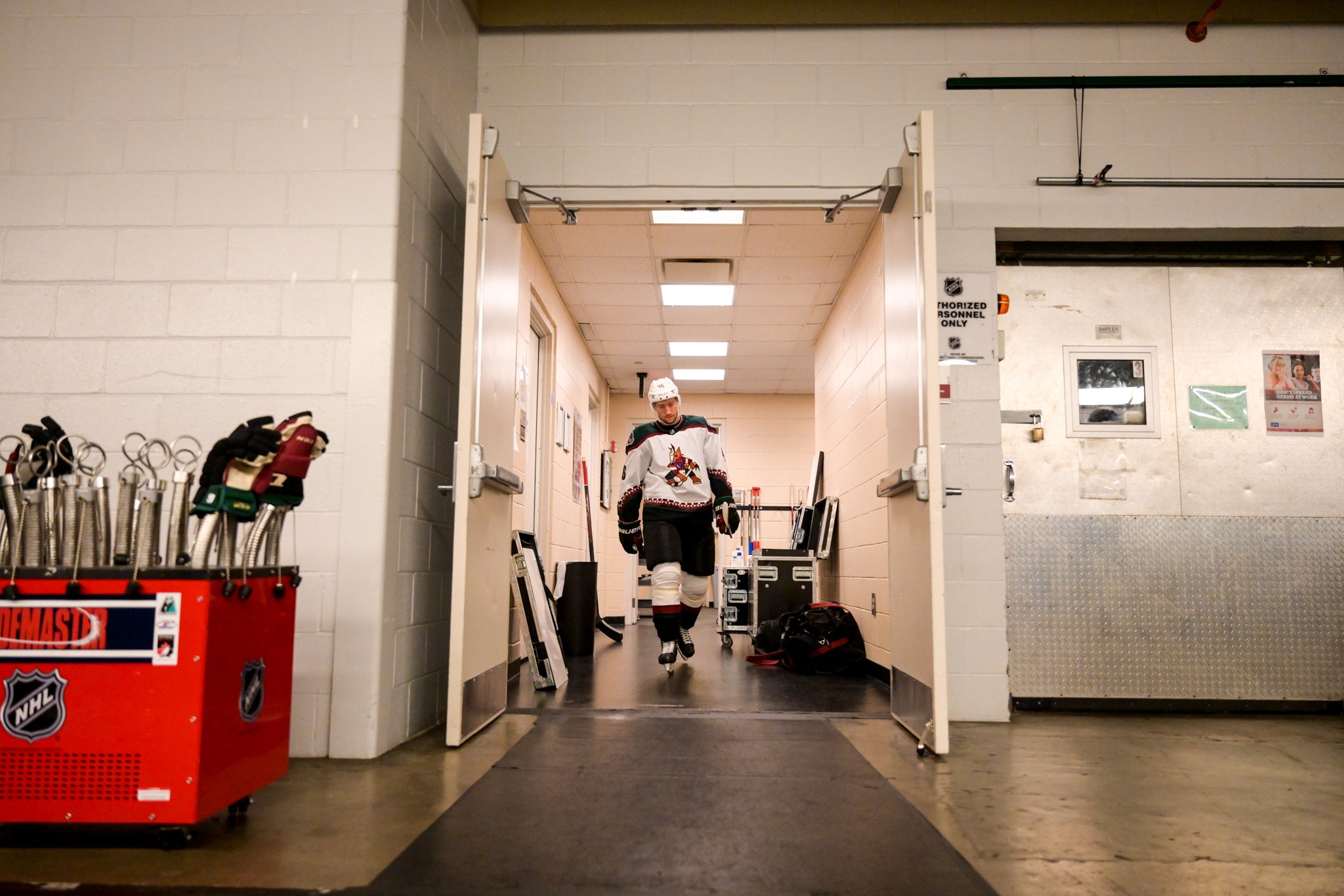 20211206_Arizona Coyotes_Selects32425.jpg
