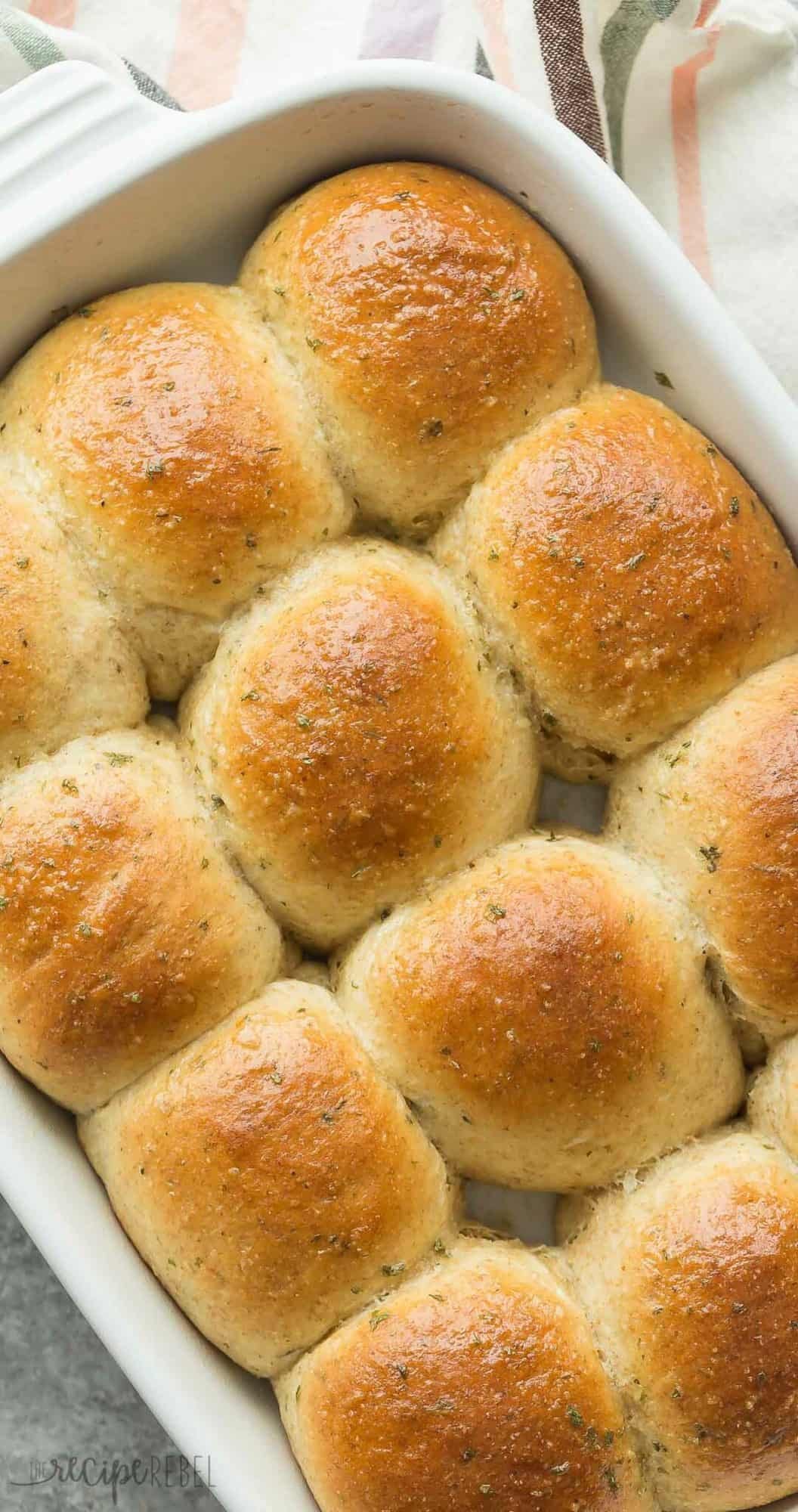 Garlic Dinner Rolls (6-pack)