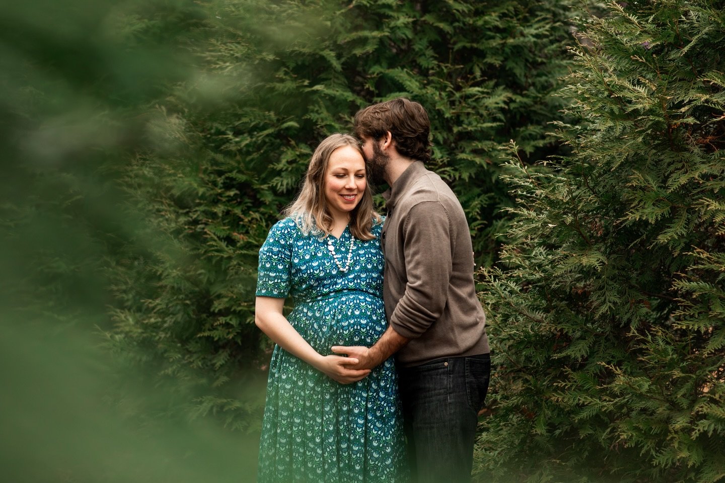 Extended family sessions will always have my heart! I know how much work goes into coordinating schedules, outfits and attitudes 😆 but it is always worth the time that is put in to make it happen! Having photos with multiple generations, siblings, c