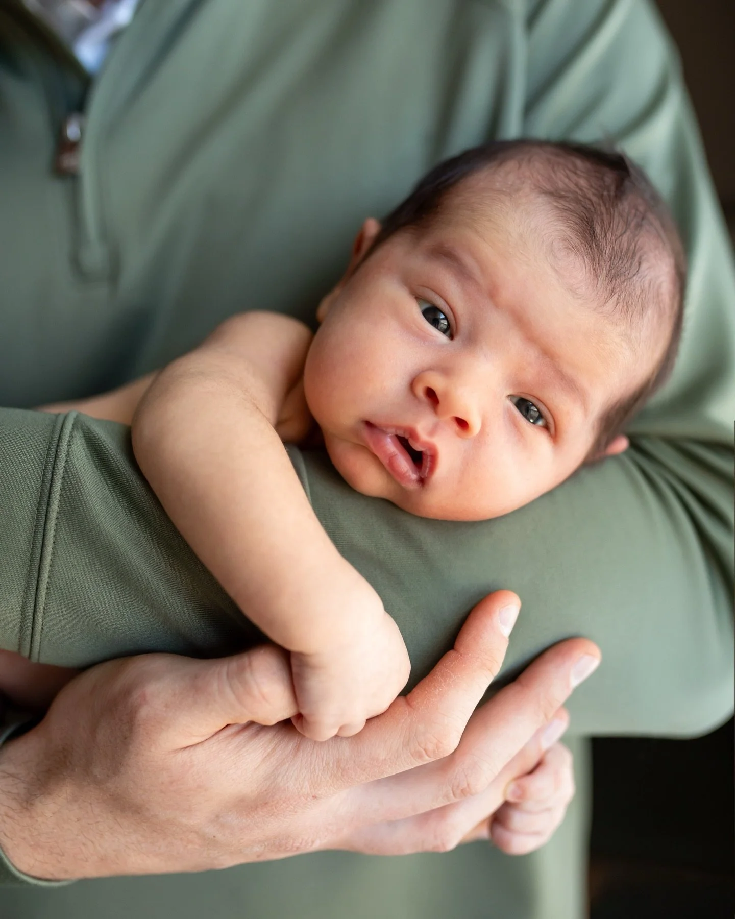 The absolute sweetest newborn session 🥹 they are only this little for a very short time. Big sis was here for it and is so sweet and gentle with her new baby brother. What an absolute gift it is for me to be invited into clients homes and into these