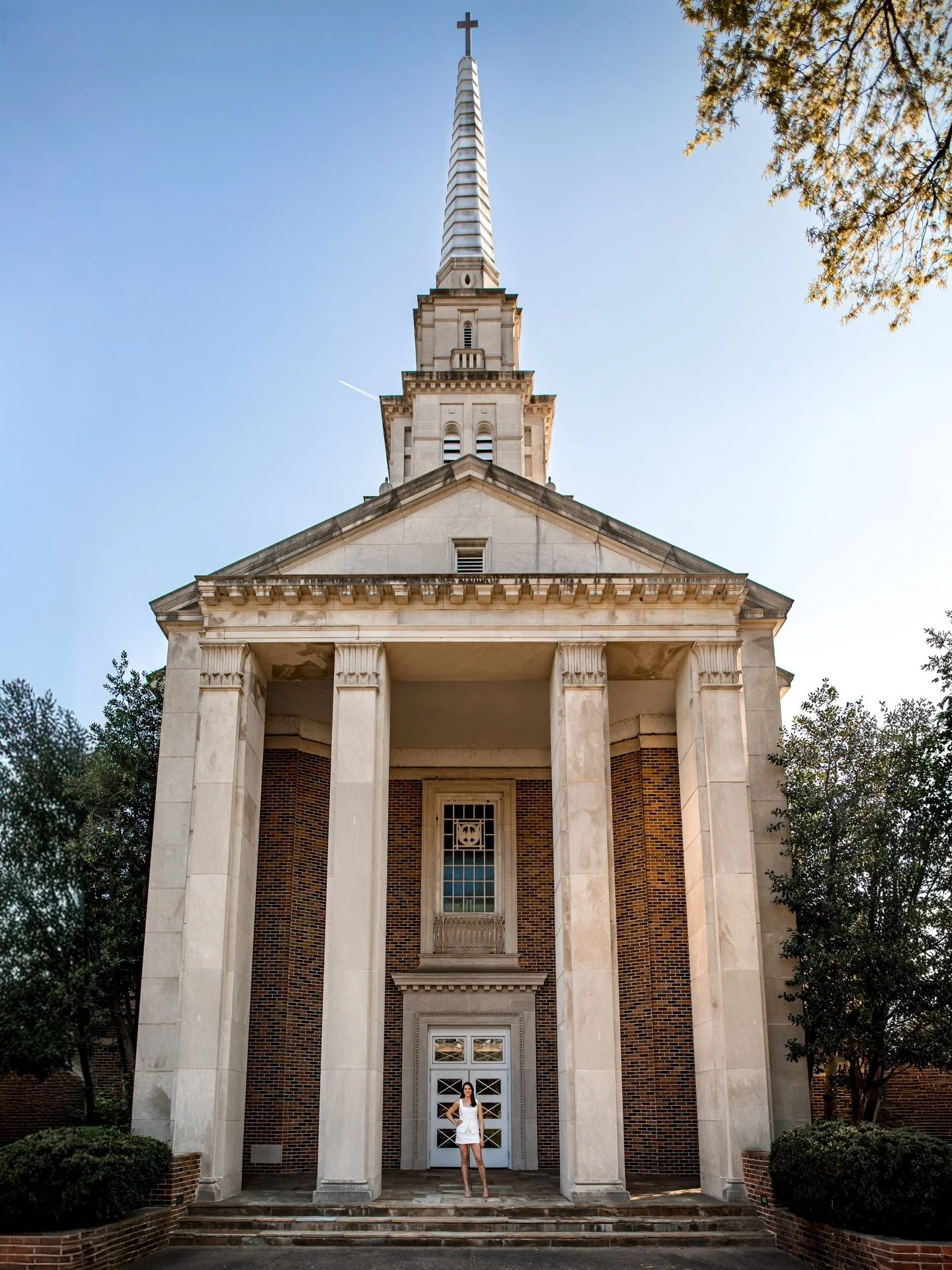 Senior sessions aren&rsquo;t only for high school graduates they are also great for college graduates! I had the best time with Emily capturing the end of this season and I&rsquo;m so excited for what the Lord has in store for her as she embarks on h